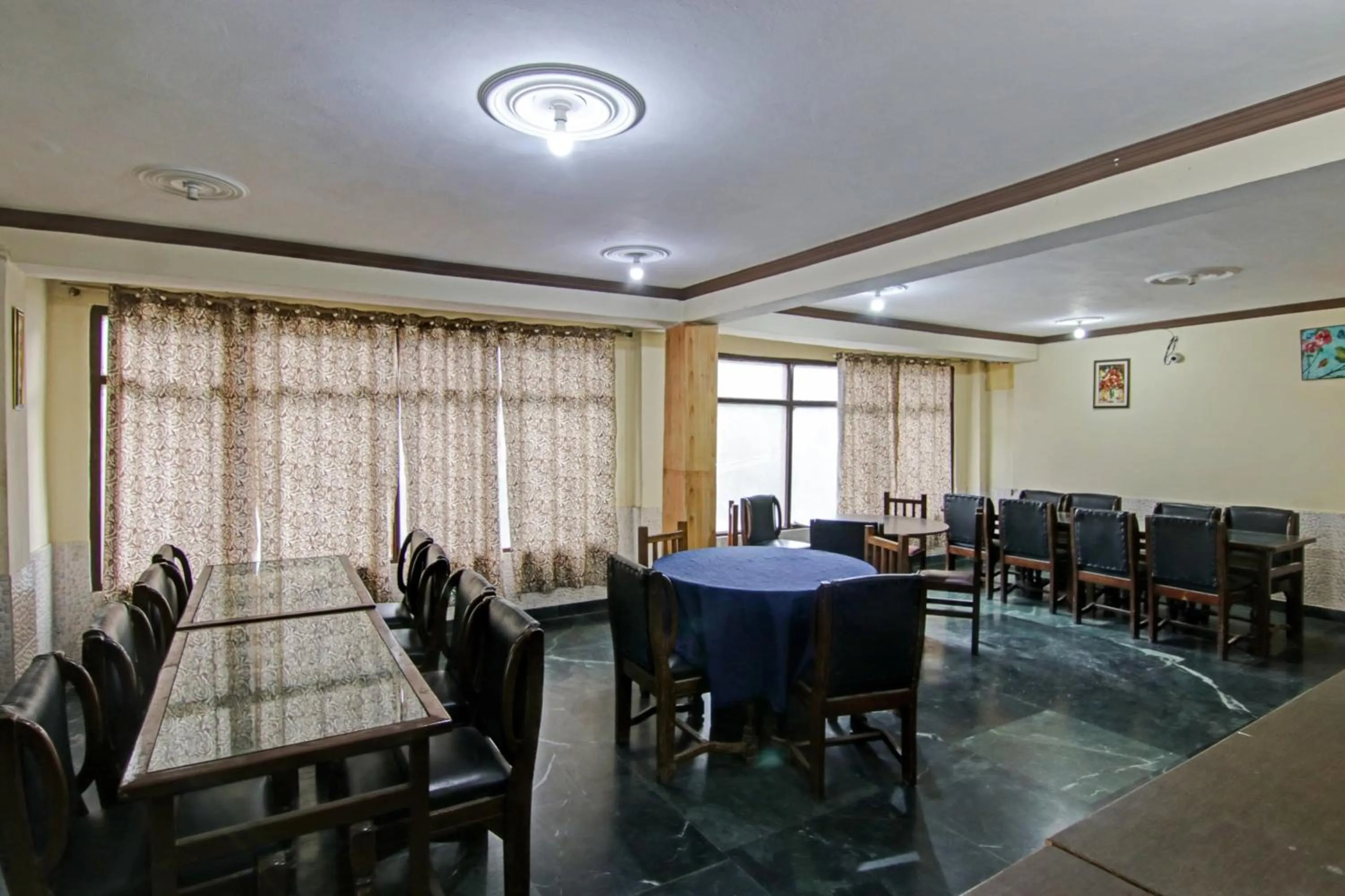 Restaurant/places to eat in Hotel O ASHOKA INN