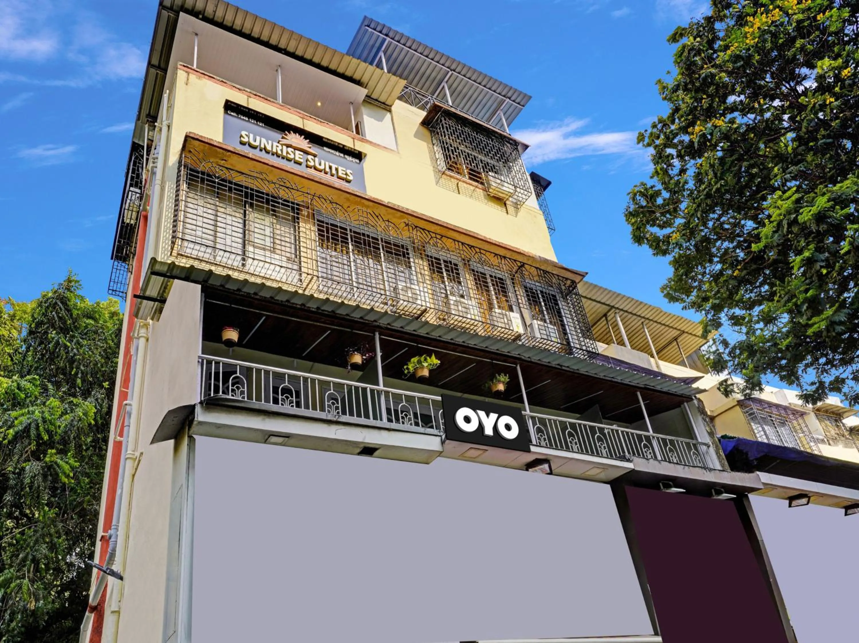 Facade/entrance in Super Hotel O Sunrise Suites