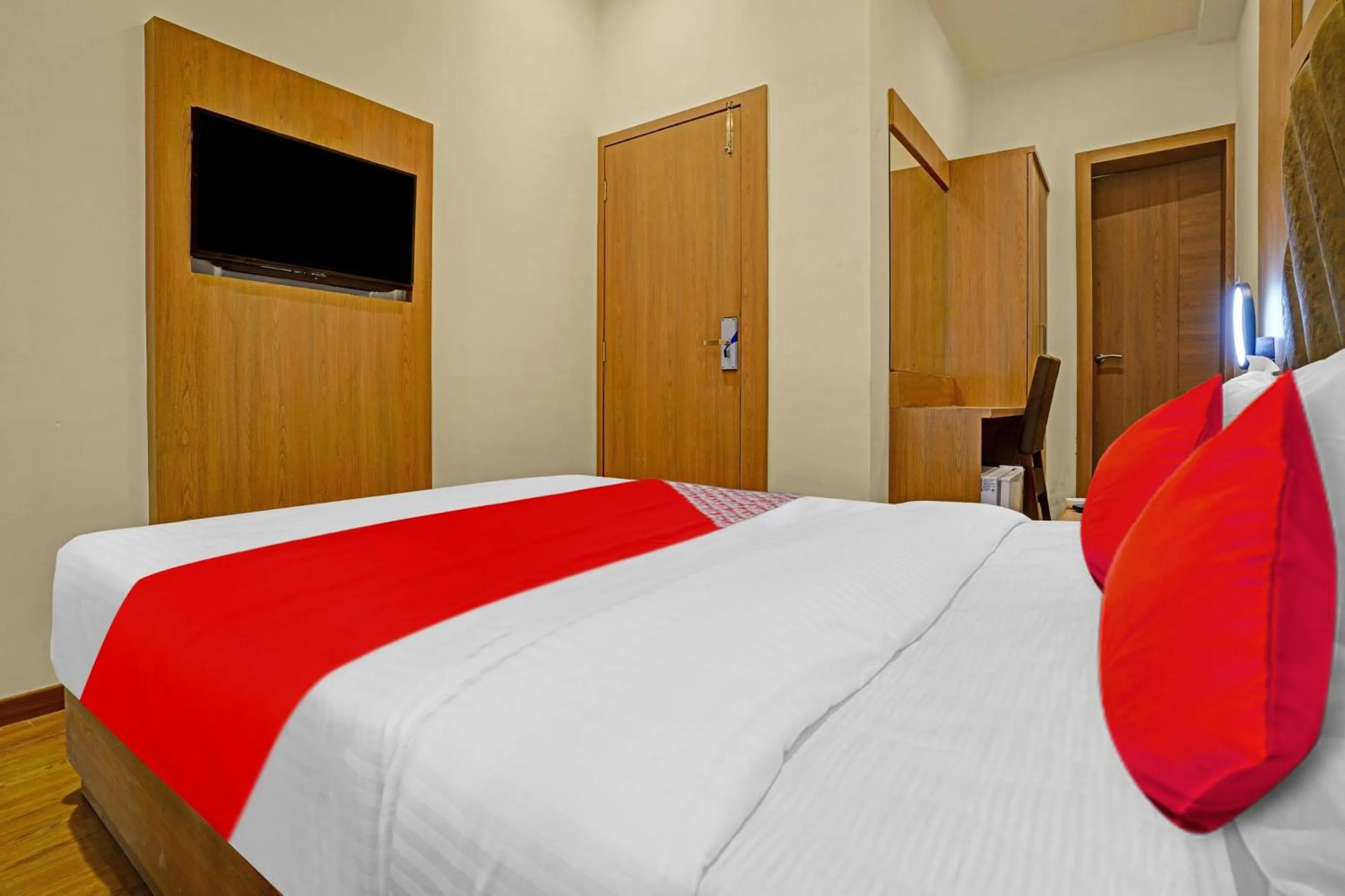 Bedroom, Bed in Super Hotel O Sunrise Suites