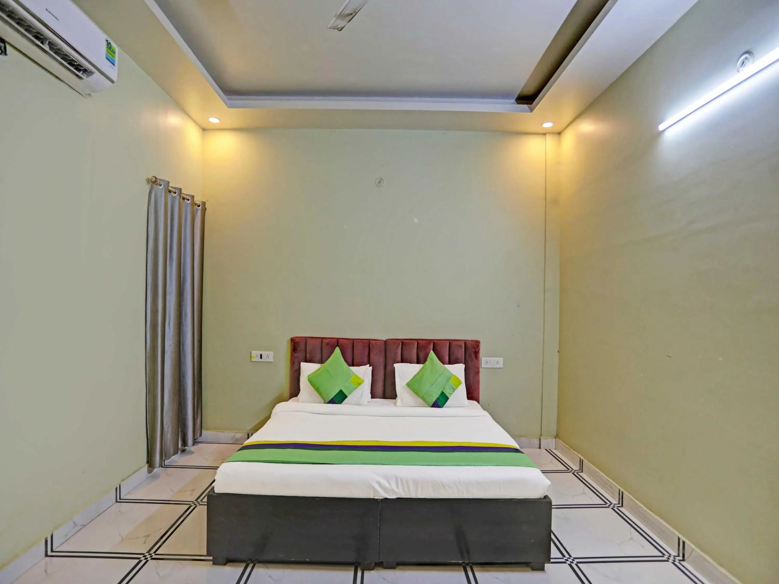 Bedroom, Bed in Hotel O Expo View Stay