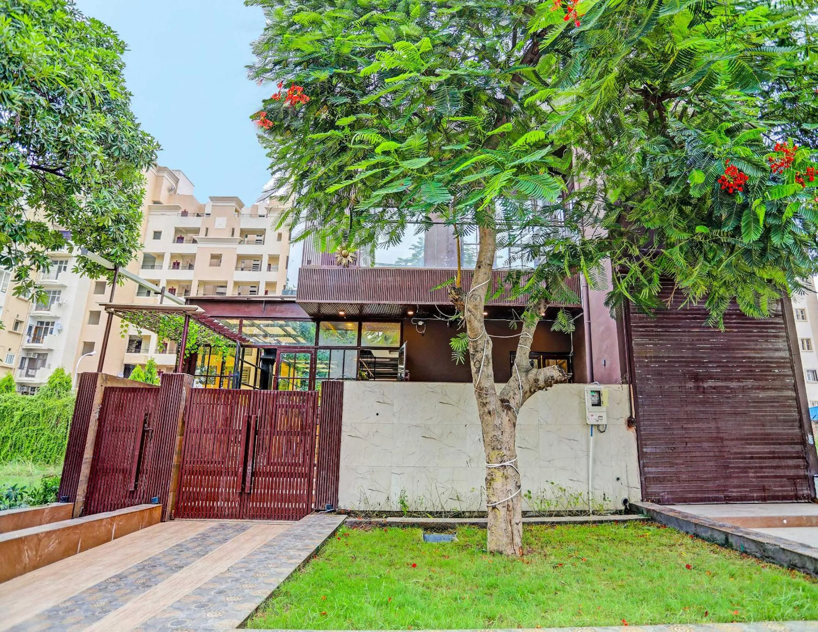 Facade/entrance in Hotel O Expo View Stay