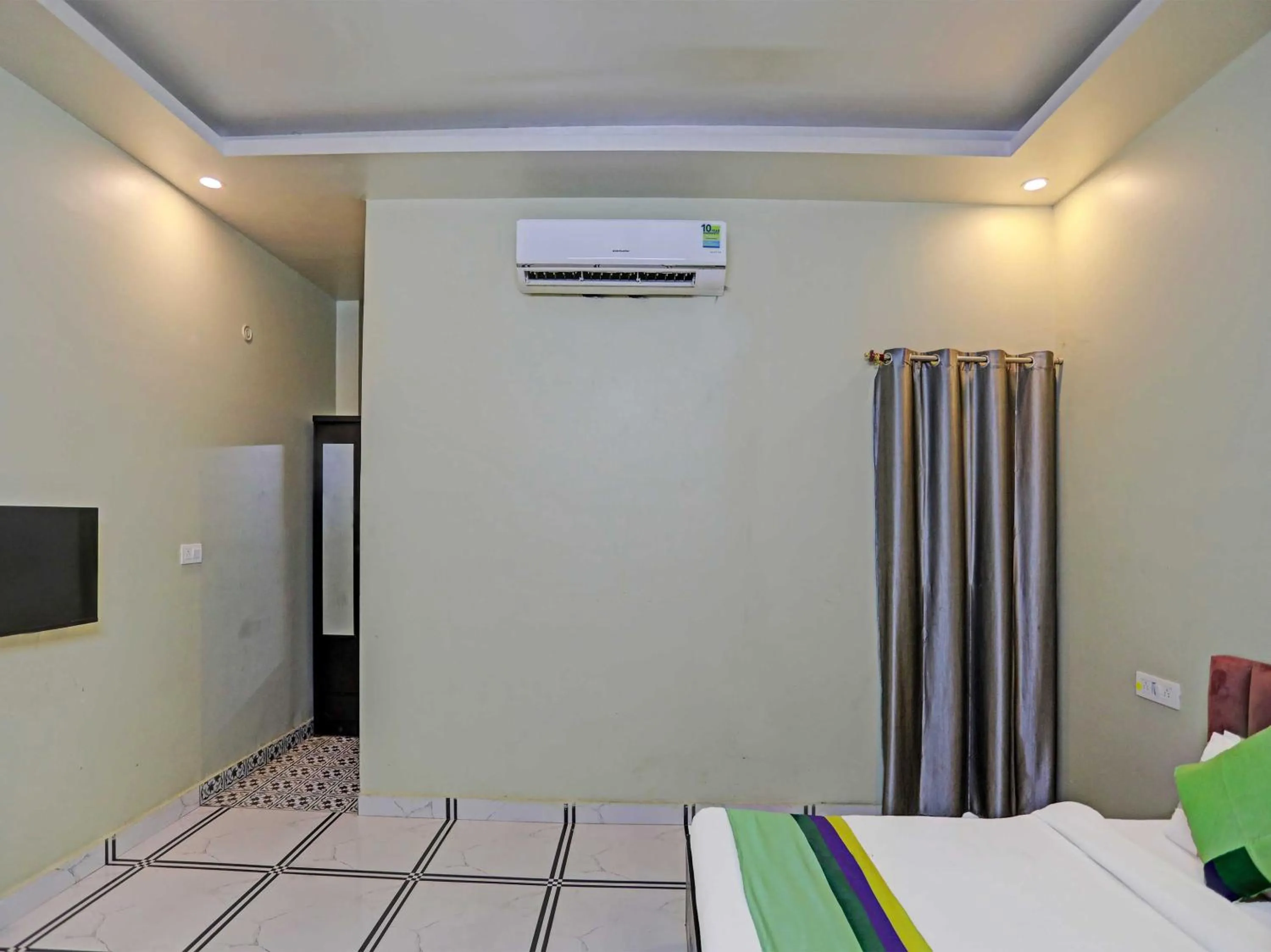 Bedroom, Bed in Hotel O Expo View Stay