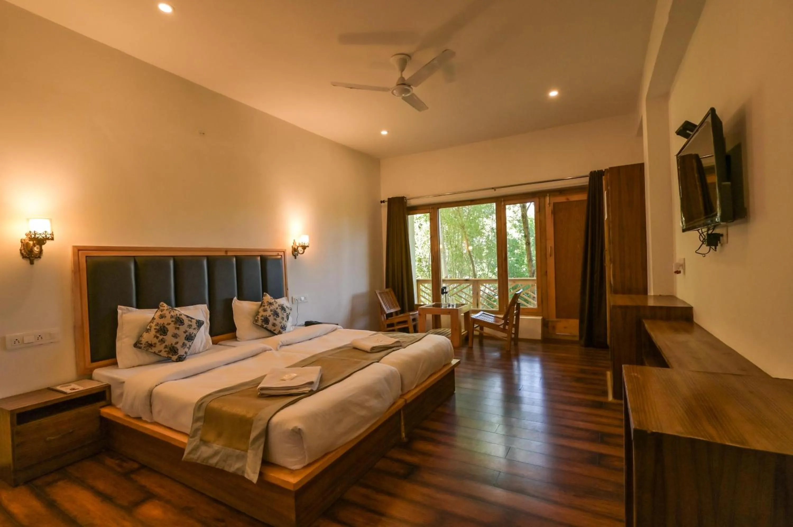 Bathroom, Bed in LADAKH ODYSSEY Hotel
