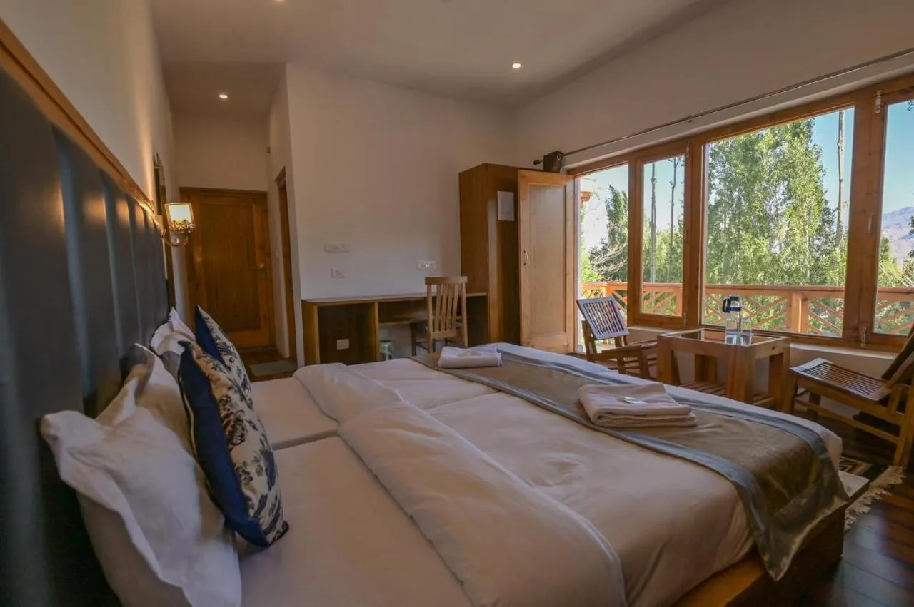 Mountain view, Bed in LADAKH ODYSSEY Hotel