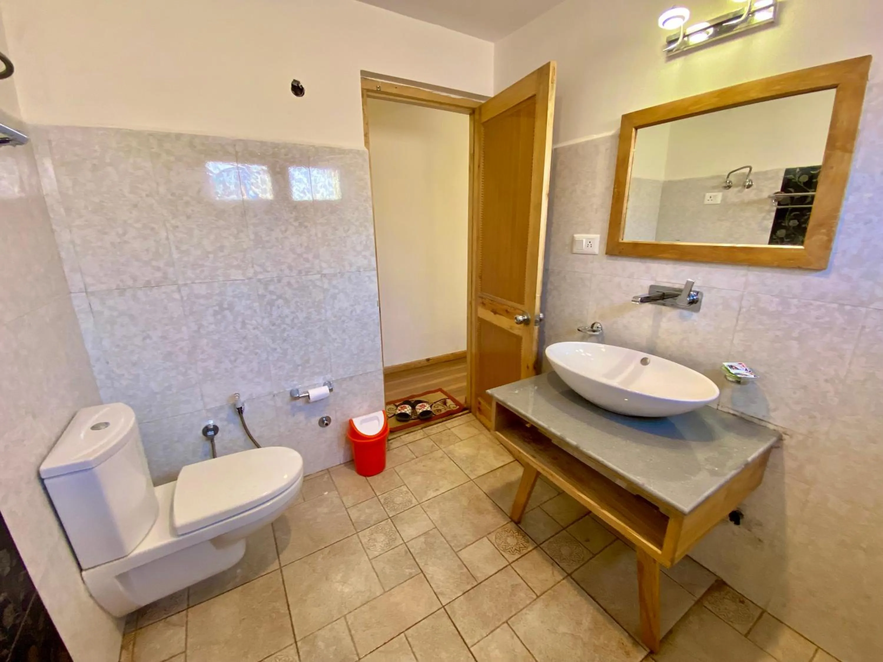 Shower in Hotel Palam Hills