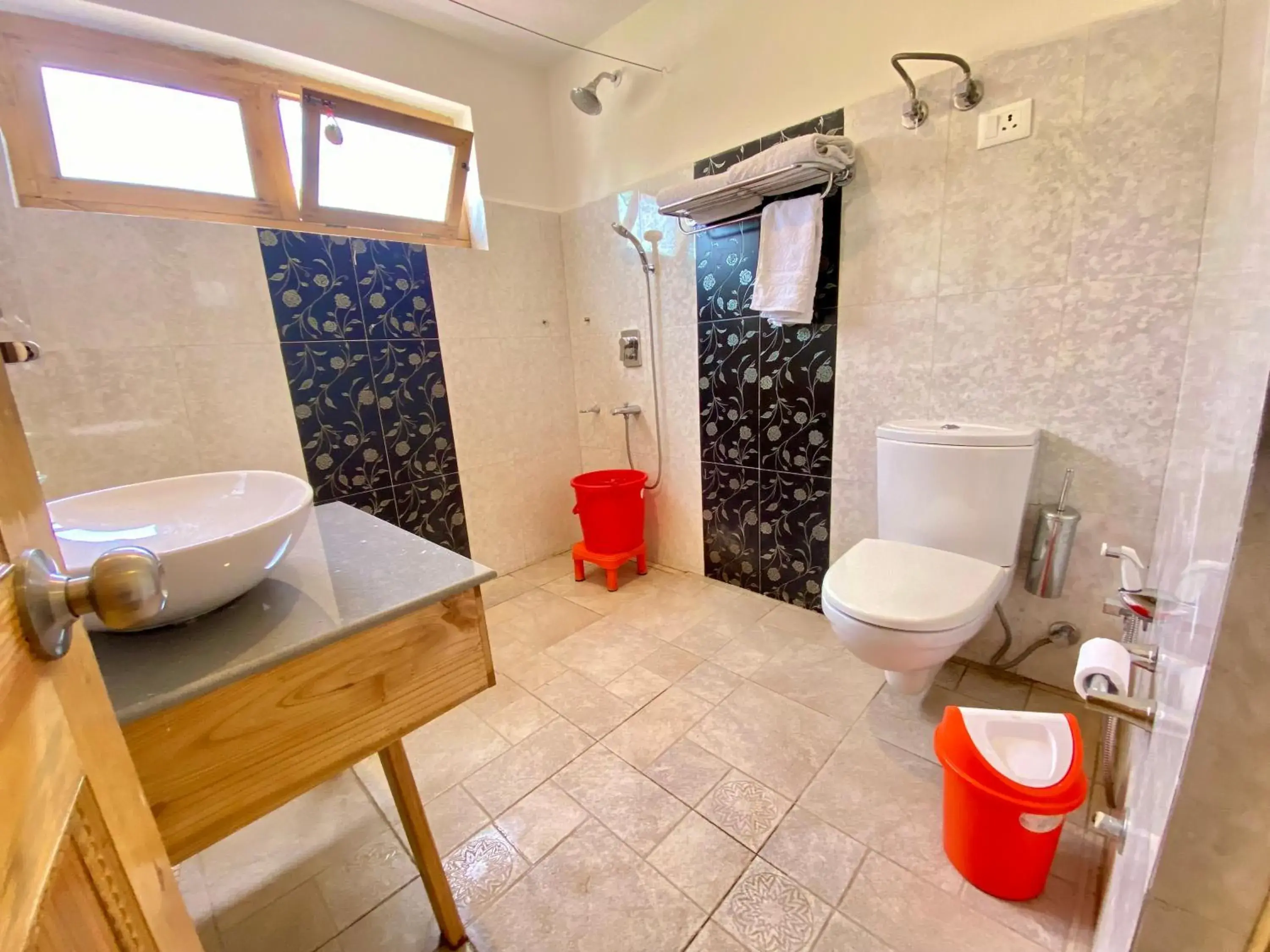 Bathroom in Hotel Palam Hills Bathroom in Hotel Palam Hills