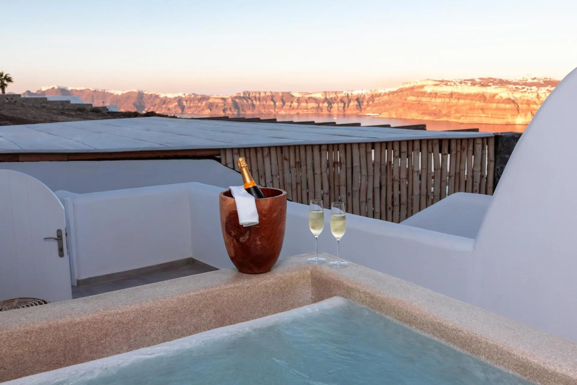 Hot Tub in Divino Caldera