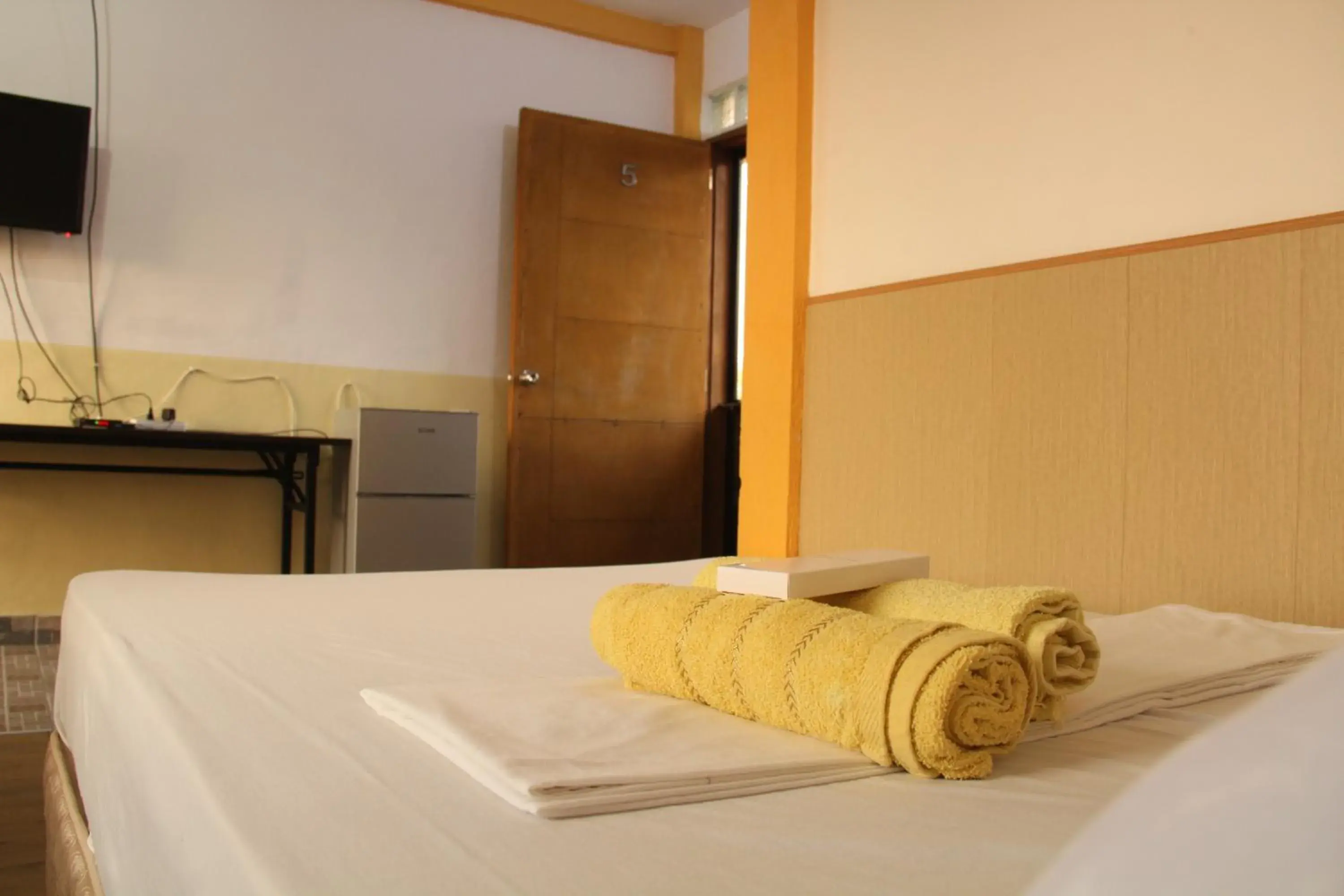 Bed in Good Guys Beach Resort Bed in Good Guys Beach Resort