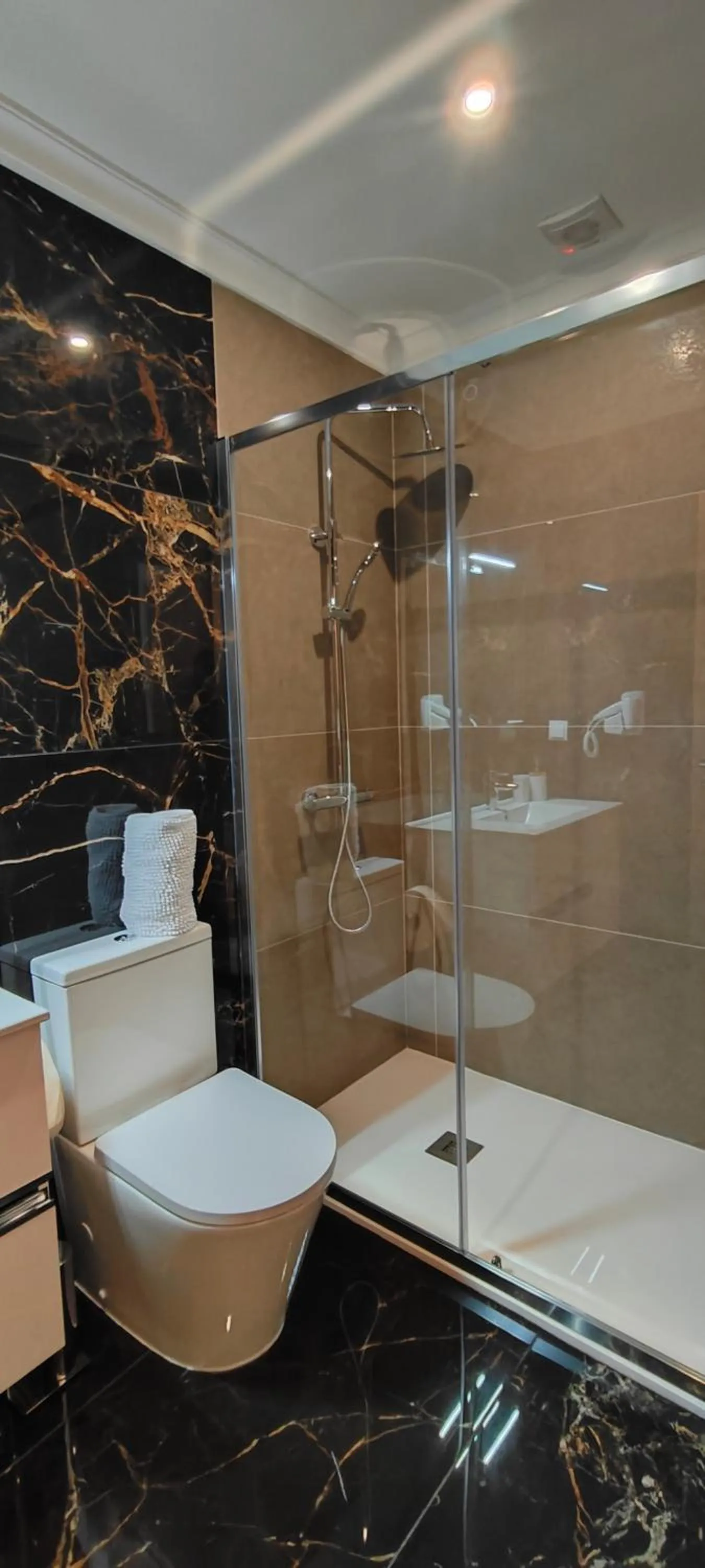 Shower in Quinta da Costinha