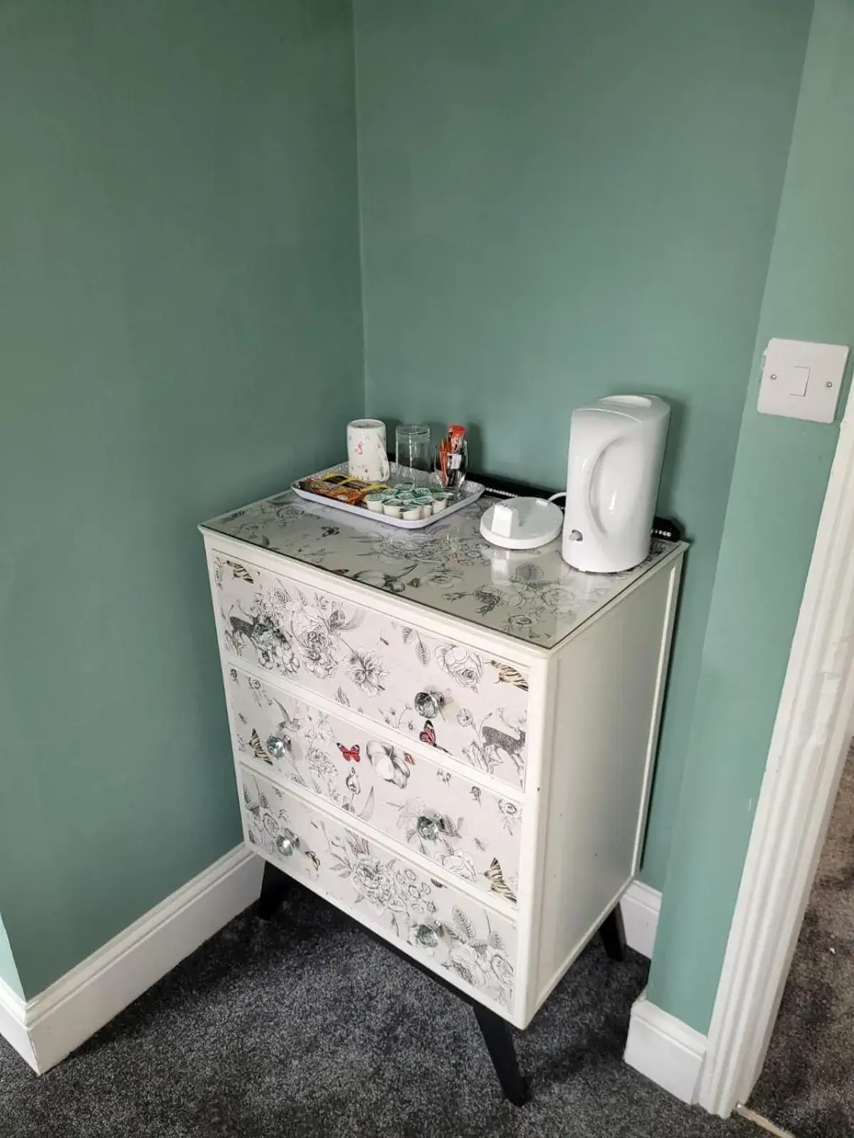 Small Double Room in Maydene Hotel Small Double Room in Maydene Hotel