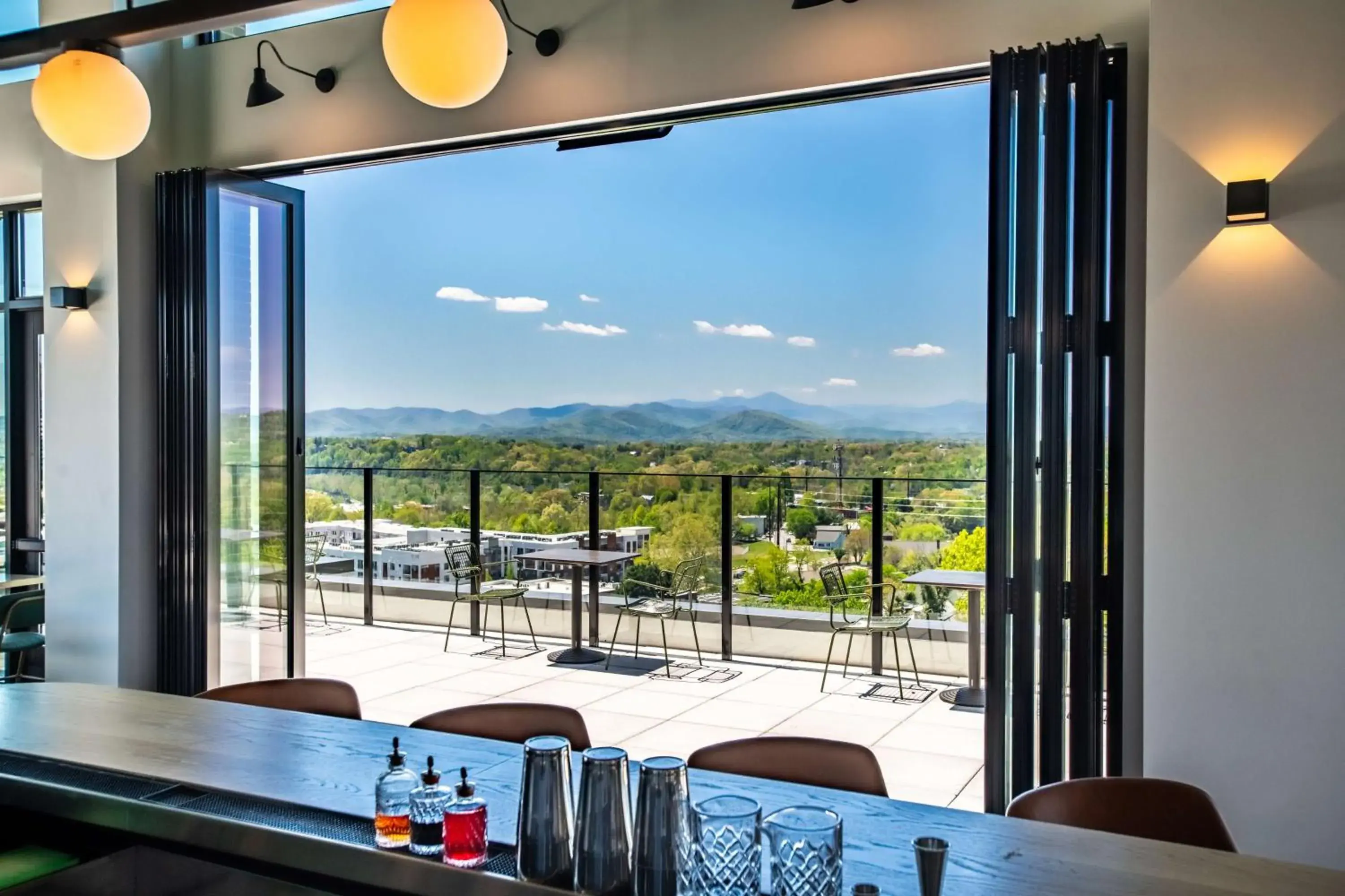 Restaurant/places to eat in Embassy Suites By Hilton Asheville Downtown Restaurant/places to eat in Embassy Suites By Hilton Asheville Downtown