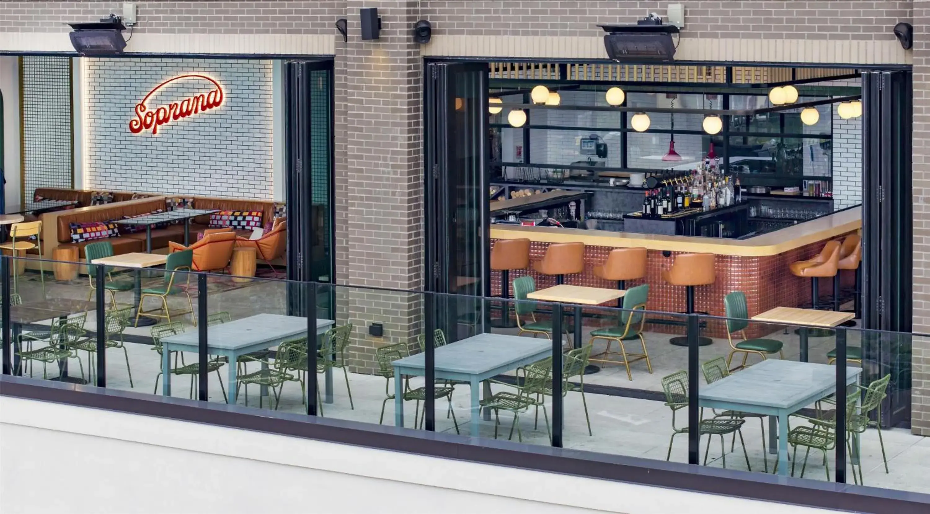 Lounge or bar in Embassy Suites By Hilton Asheville Downtown Lounge or bar in Embassy Suites By Hilton Asheville Downtown