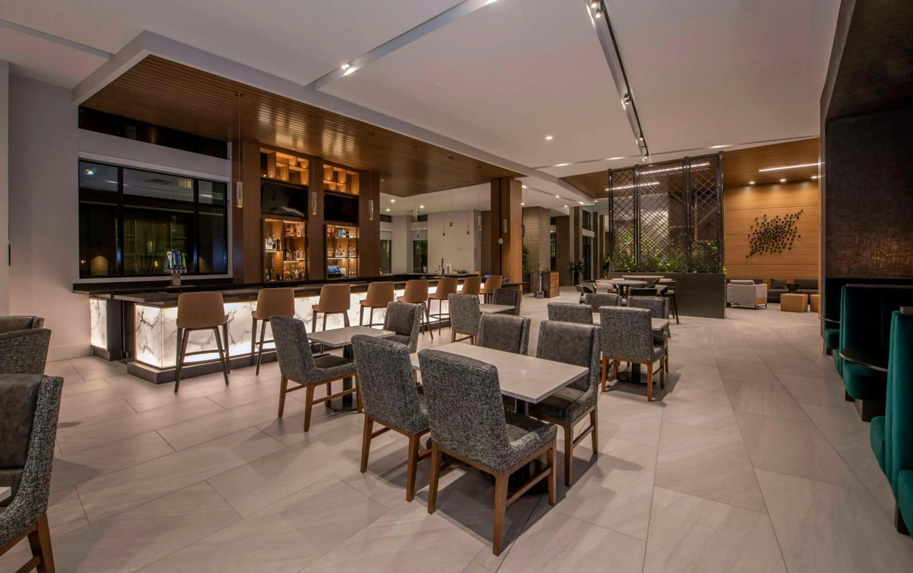 Restaurant/places to eat in Embassy Suites By Hilton Asheville Downtown