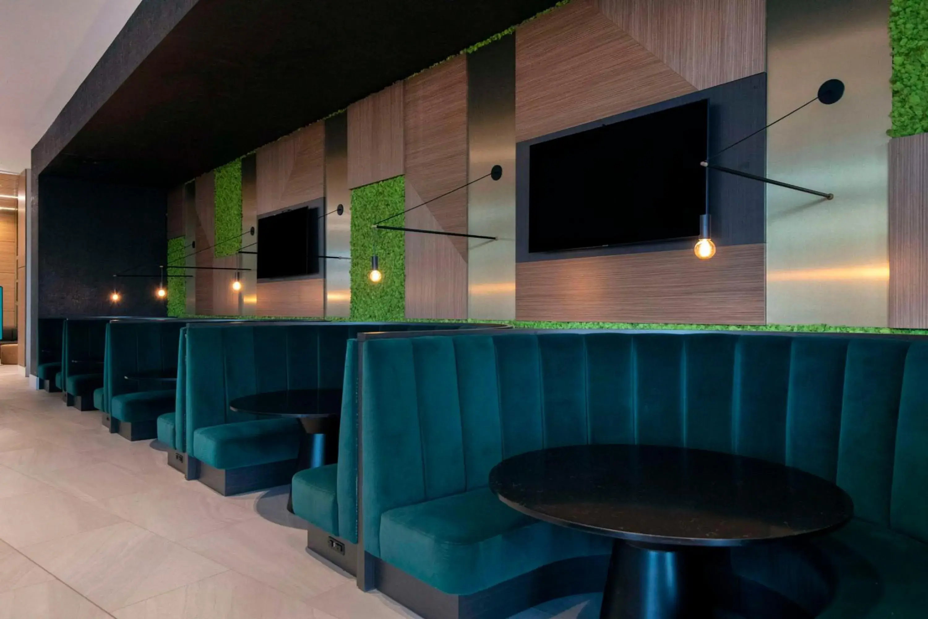 Restaurant/places to eat in Embassy Suites By Hilton Asheville Downtown Restaurant/places to eat in Embassy Suites By Hilton Asheville Downtown