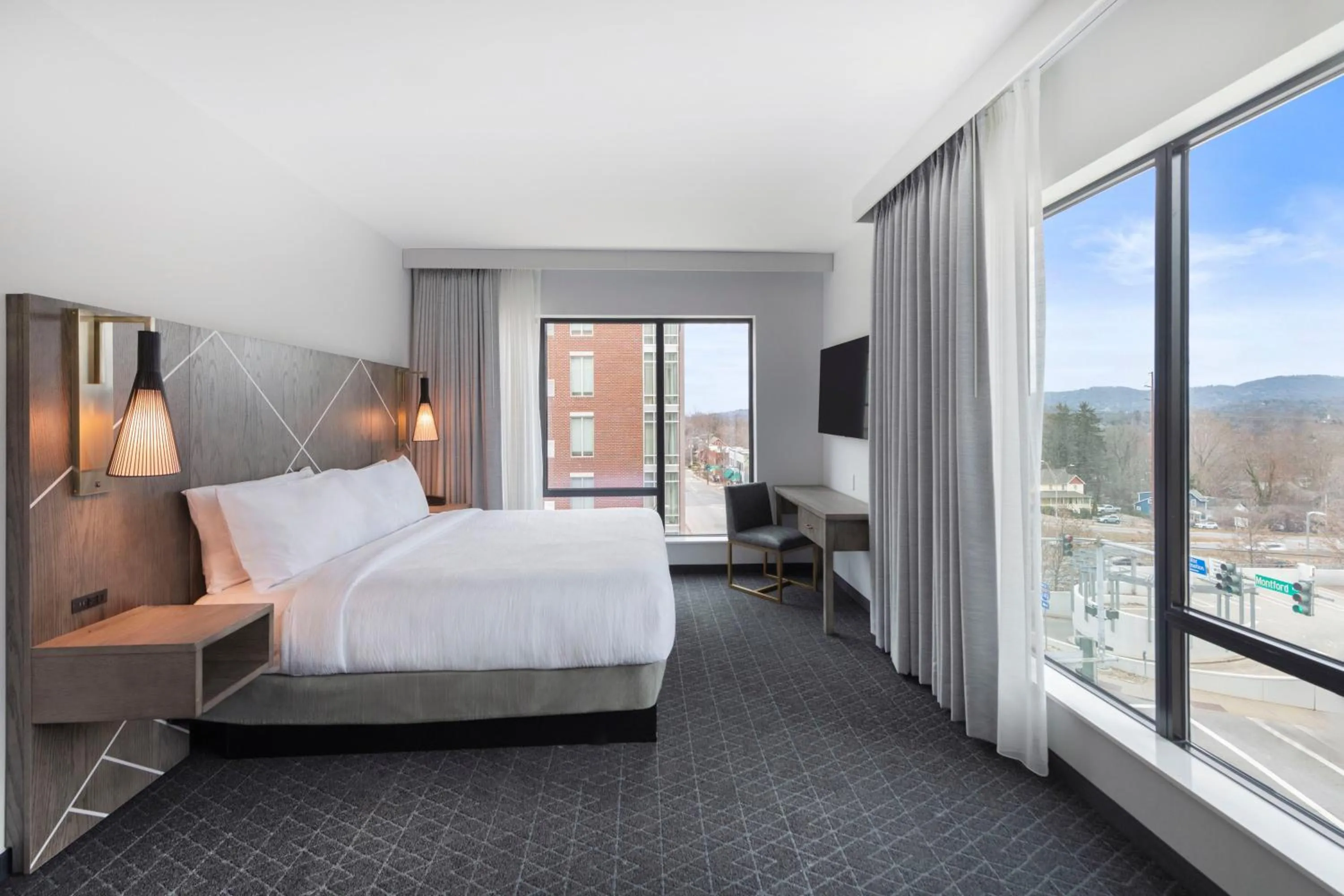 Bed in Embassy Suites By Hilton Asheville Downtown