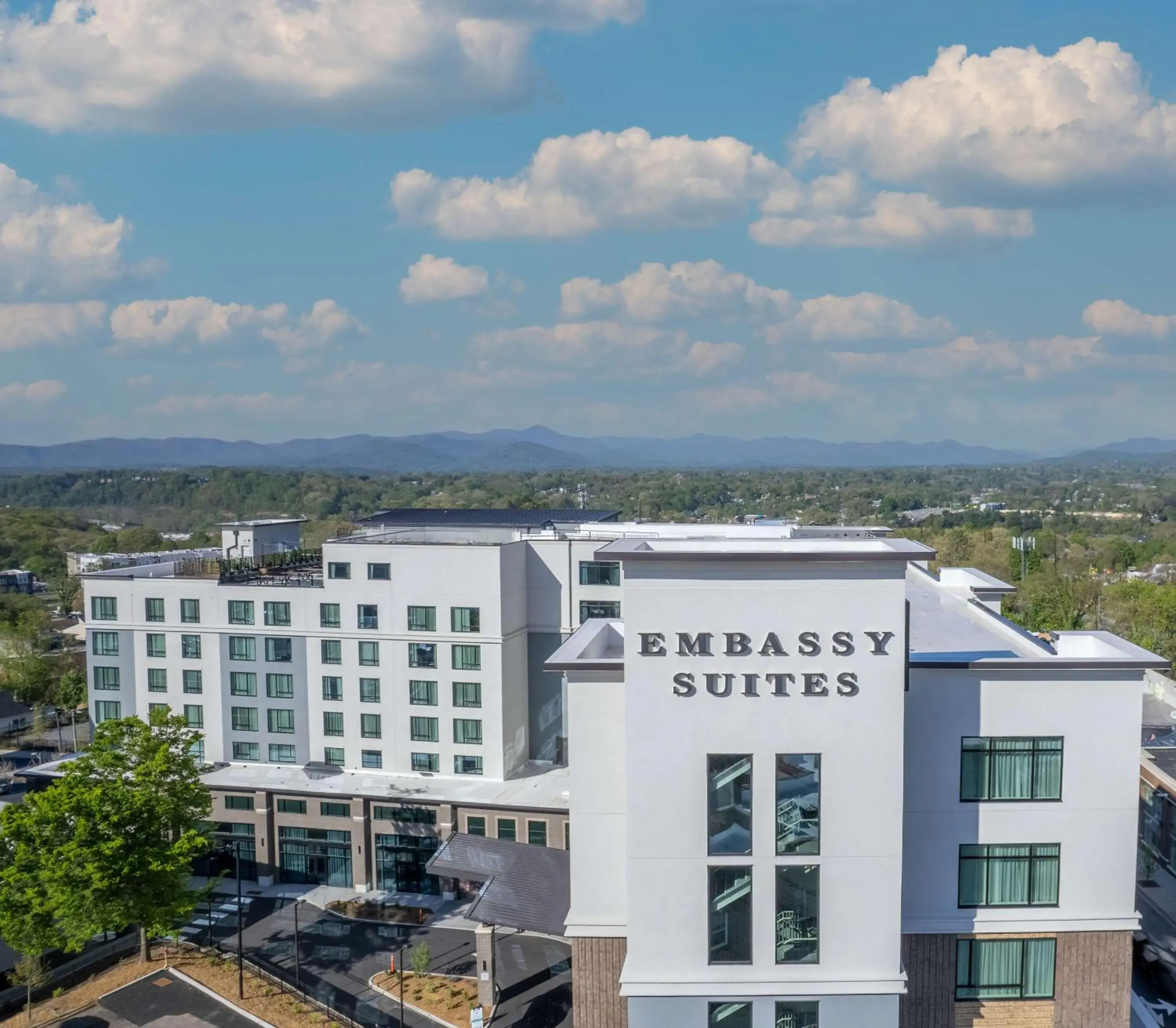 Property building in Embassy Suites By Hilton Asheville Downtown Property building in Embassy Suites By Hilton Asheville Downtown