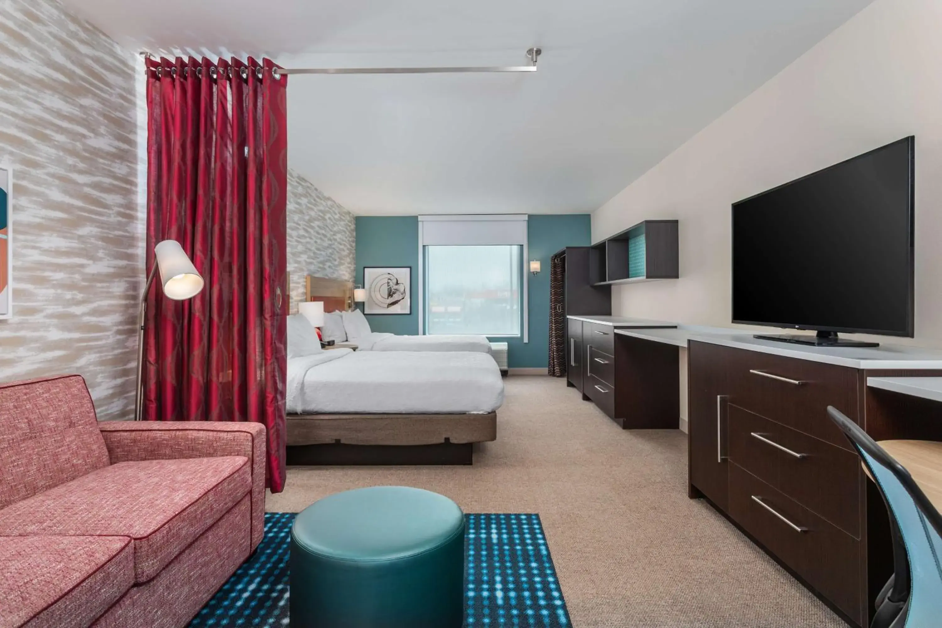 Living room, Bed in Home2 Suites By Hilton Cedar Rapids Westdale Living room, Bed in Home2 Suites By Hilton Cedar Rapids Westdale