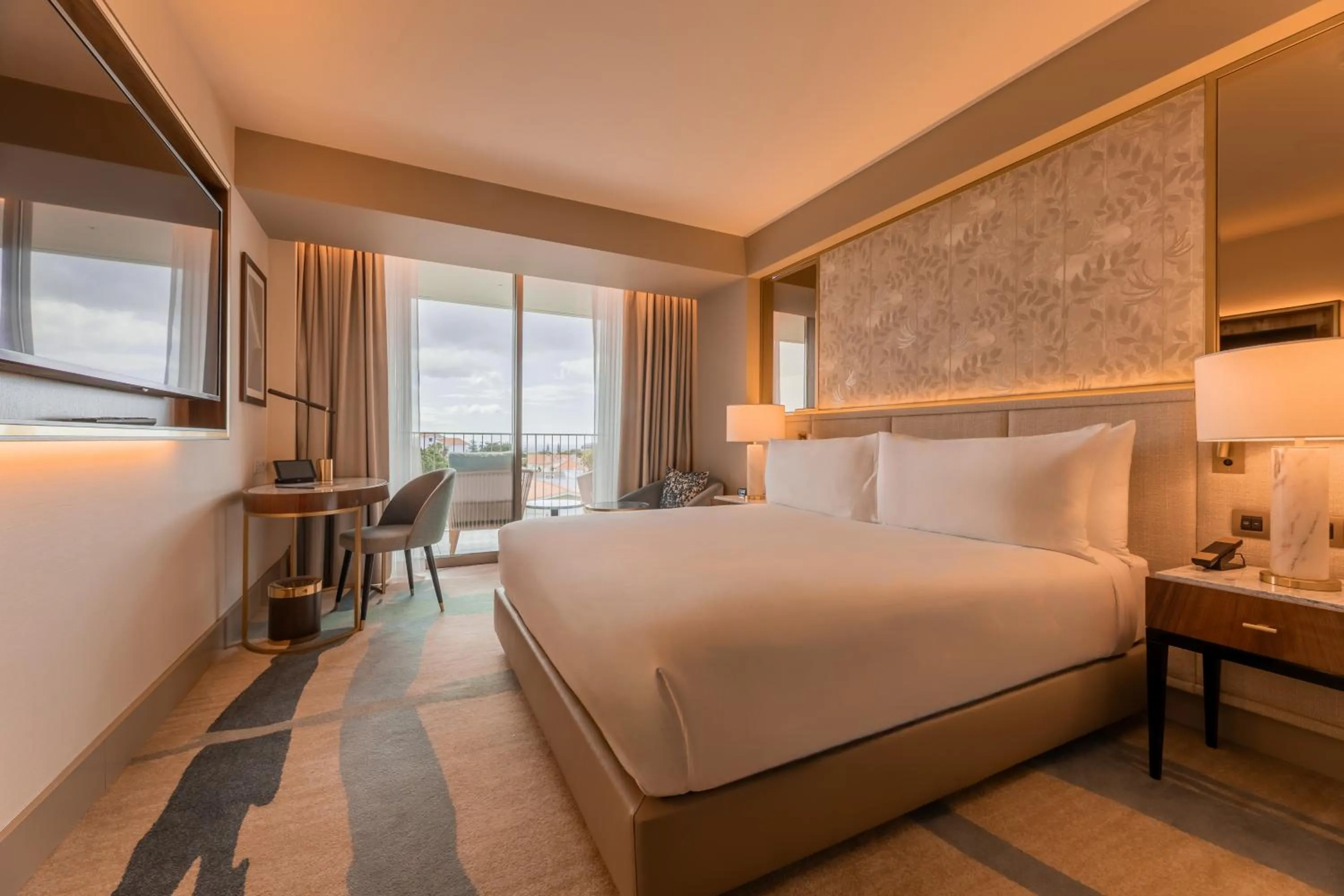 Bedroom, Bed in Legacy Hotel Cascais, Curio Collection By Hilton