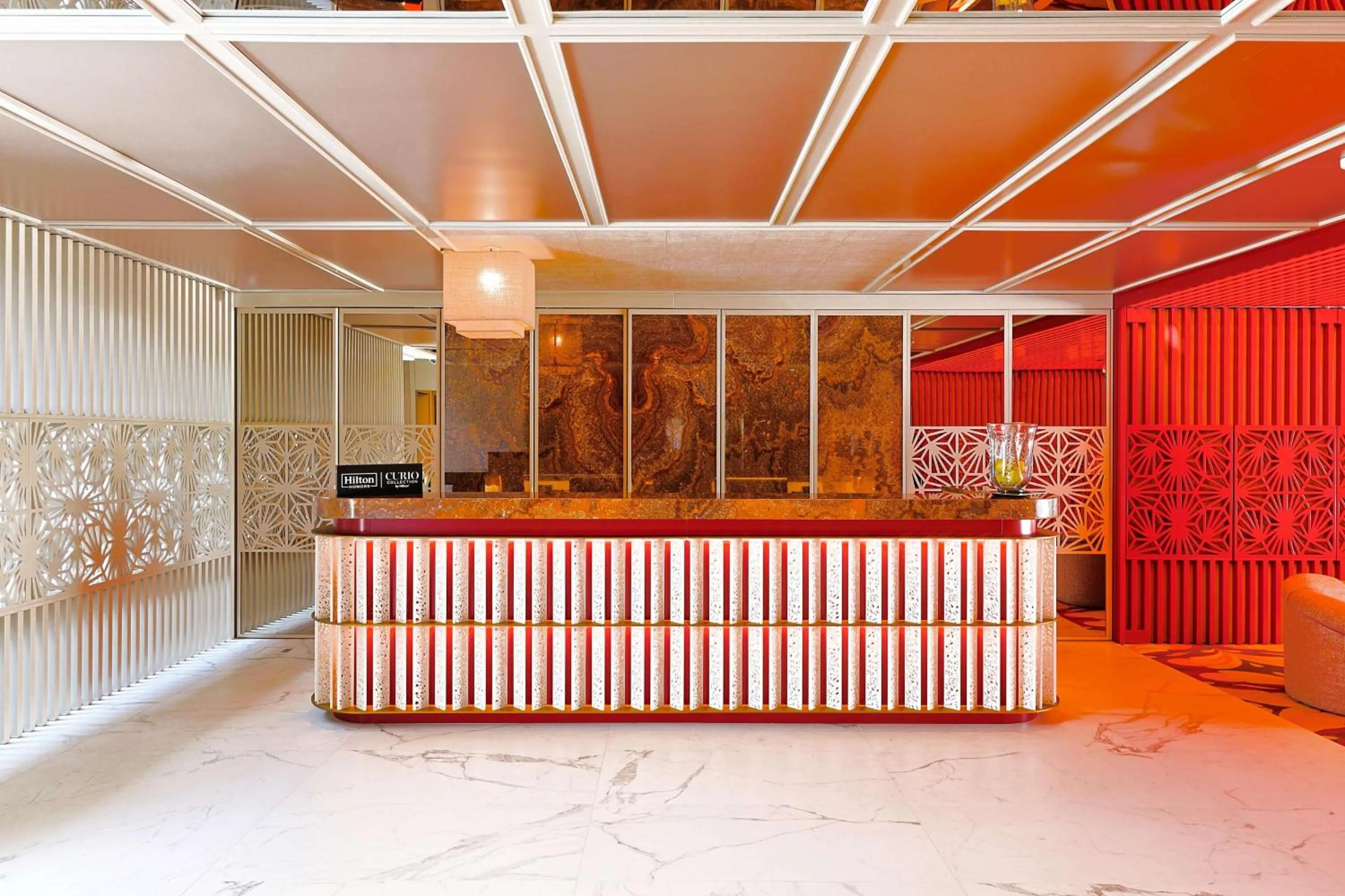 Lobby or reception in Legacy Hotel Cascais, Curio Collection By Hilton