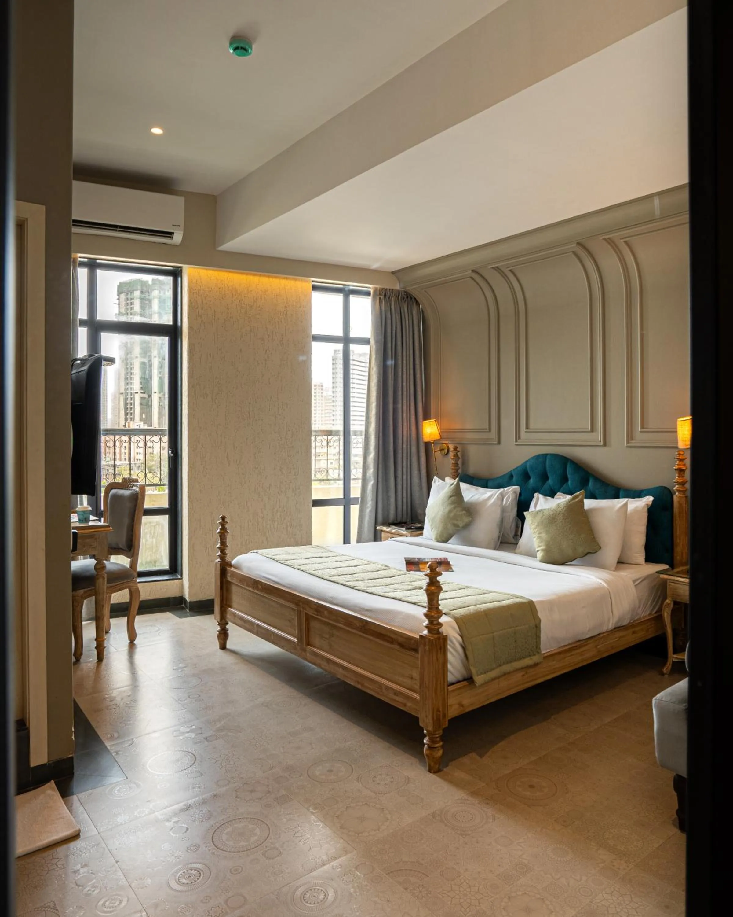 Superior Room with Free Airport Drop in Arnna-Goregaon