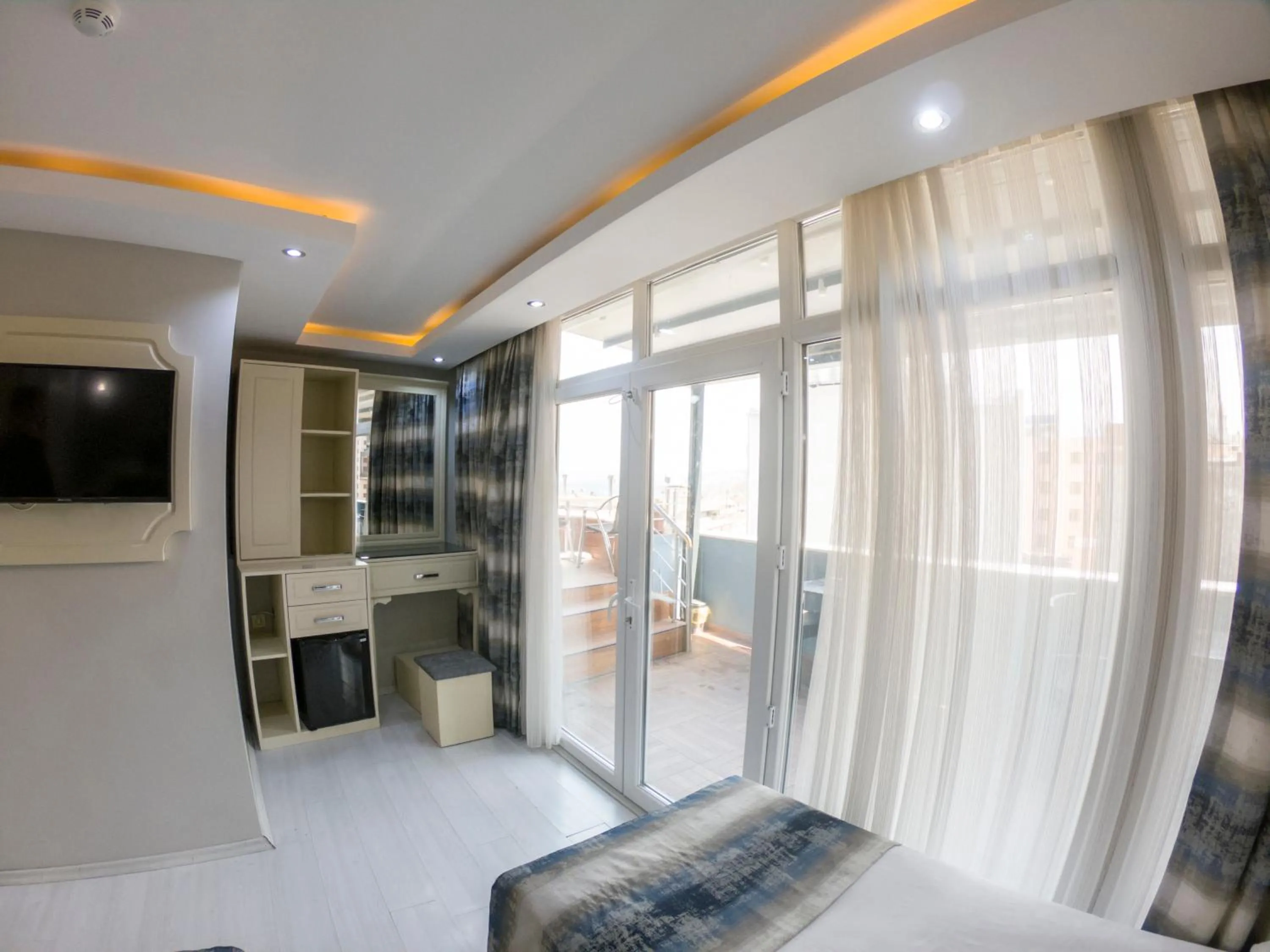 room service, Bed in Crowned Plus Hotel