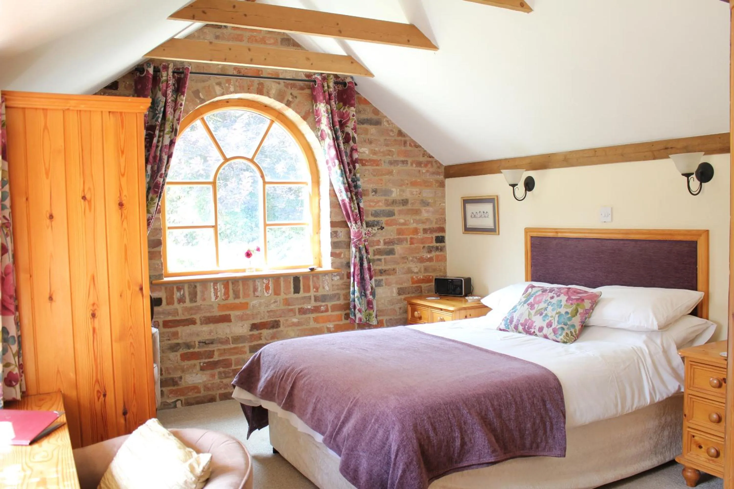 Bedroom, Bed in Woodman's Farm