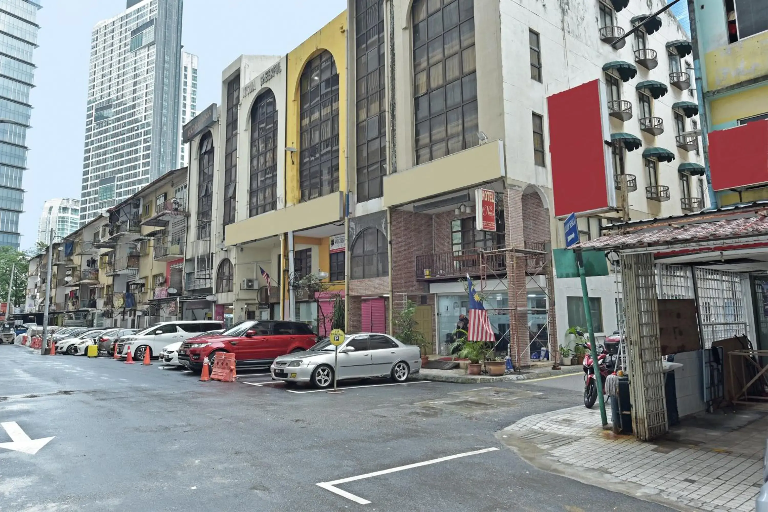 Property building in Super OYO 90780 J Hotel Bukit Bintang Property building in Super OYO 90780 J Hotel Bukit Bintang