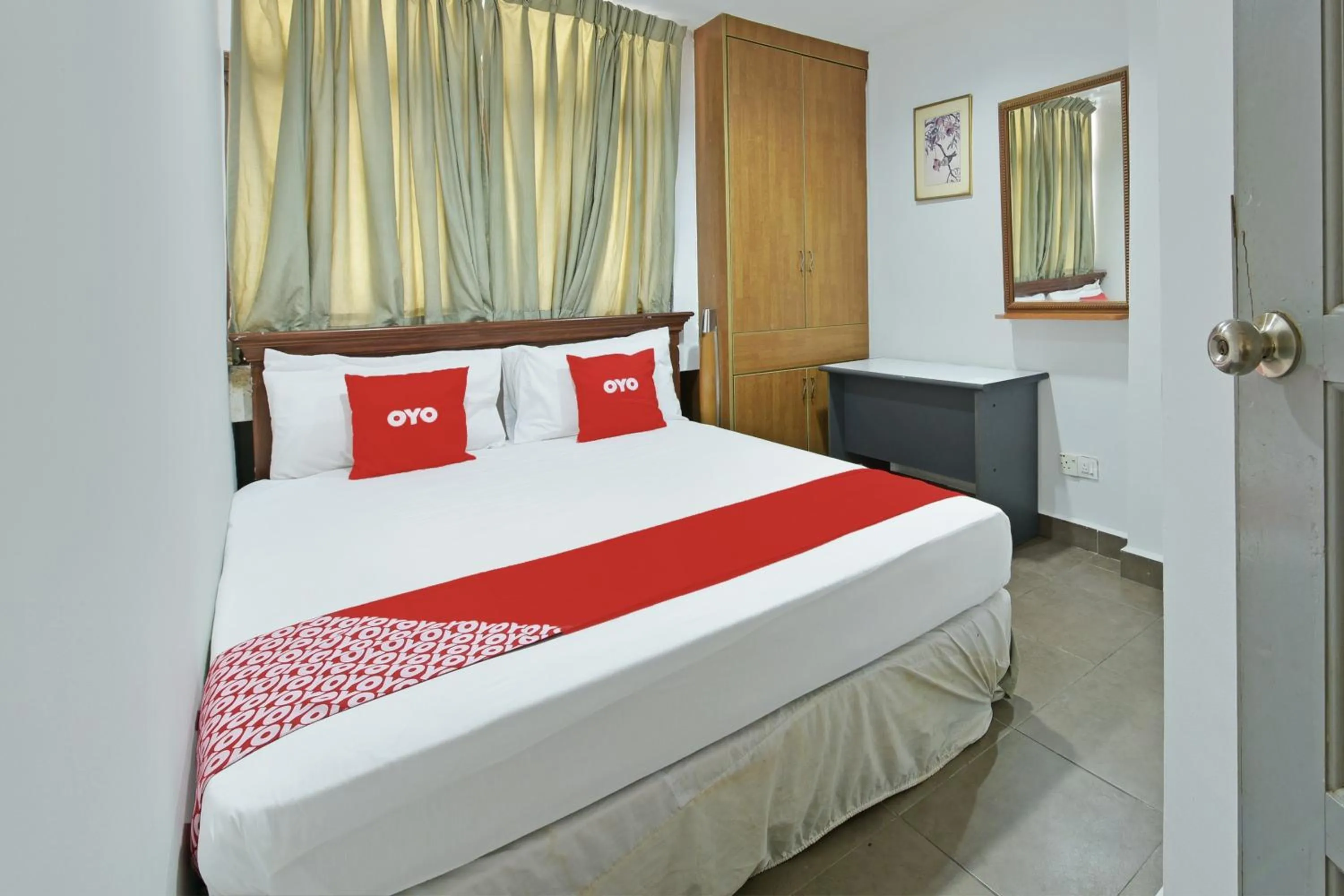 Bedroom, Bed in Super OYO 90780 J Hotel Bukit Bintang