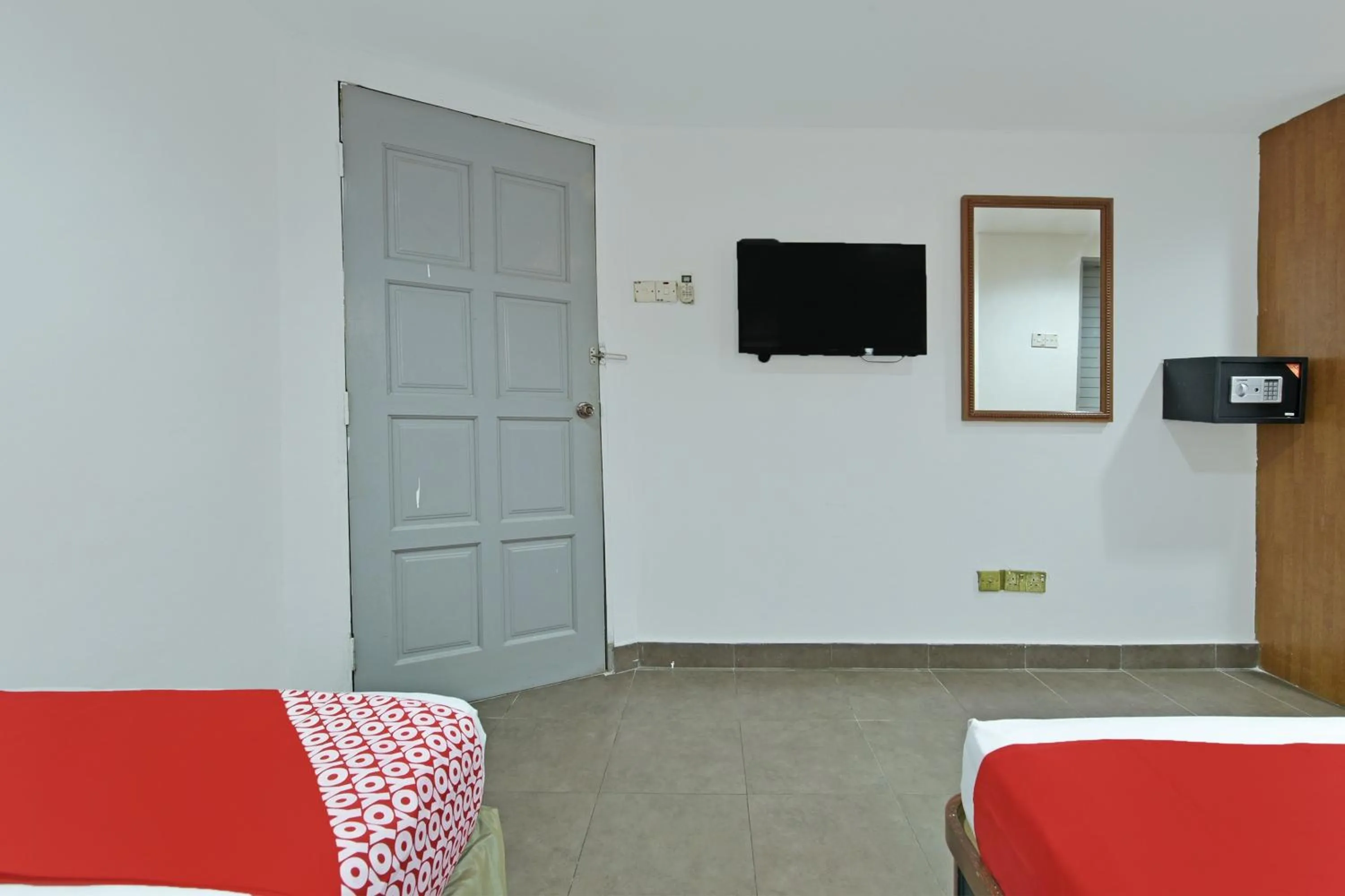 Bedroom in Super OYO 90780 J Hotel Bukit Bintang