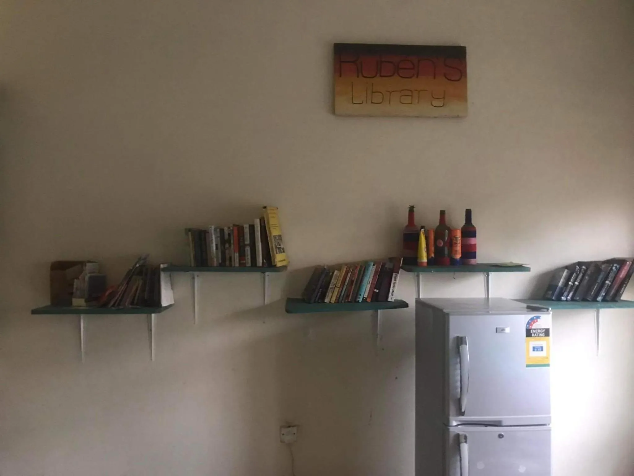 Library in Home stay studio 62 Guesthouse