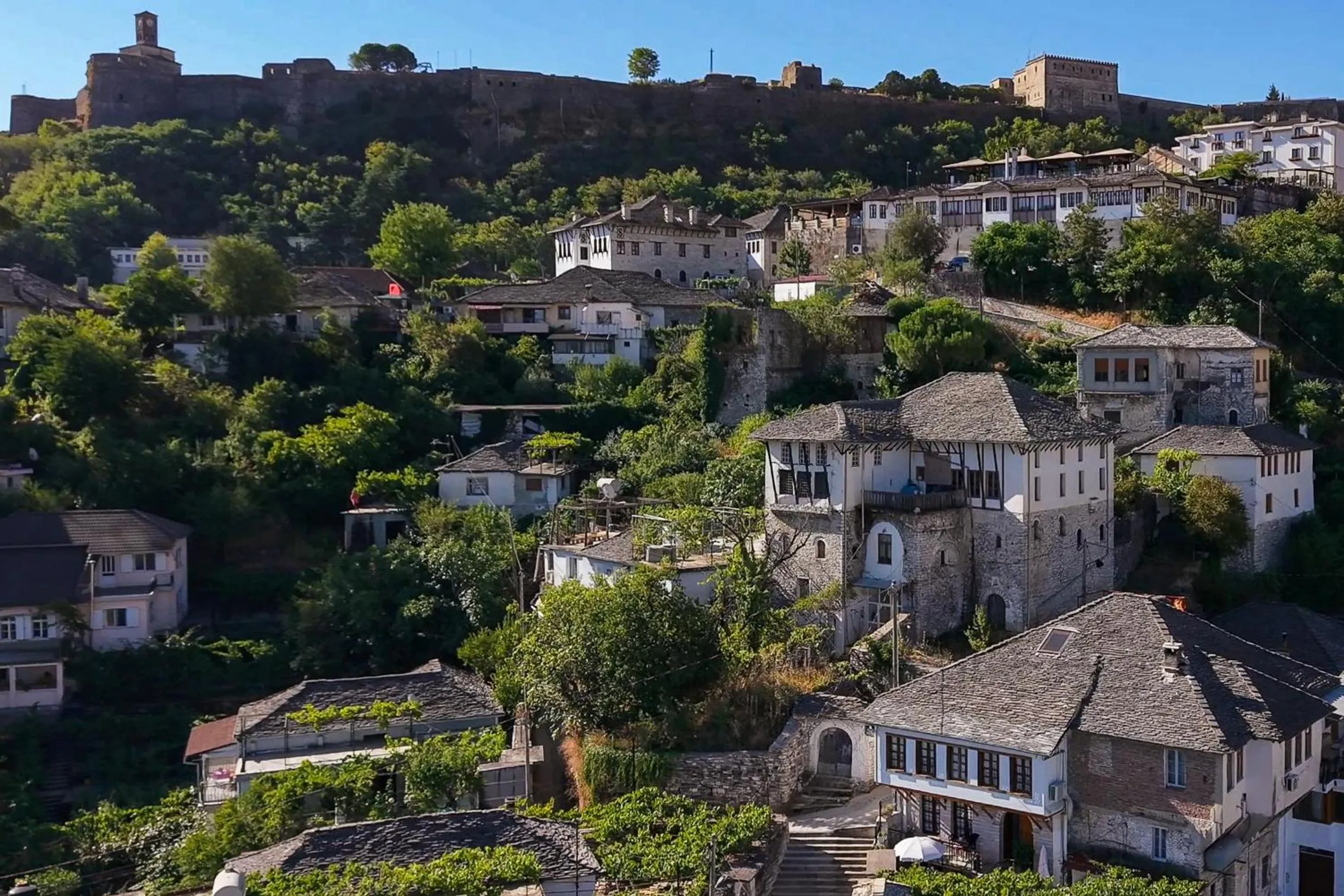 Property building in Porta7 Hotel