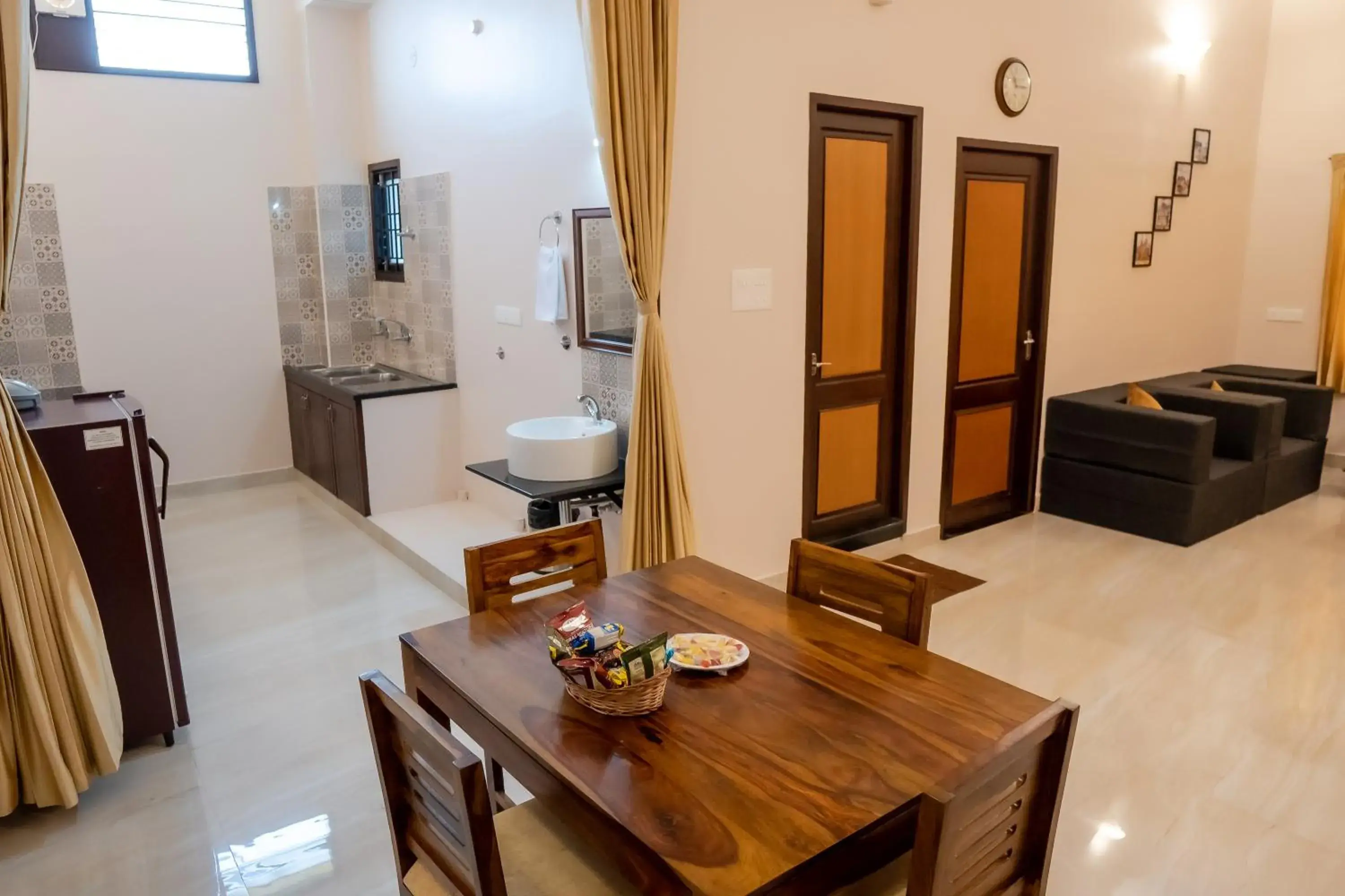 Breakfast in Palais de Pondichéry Breakfast in Palais de Pondichéry