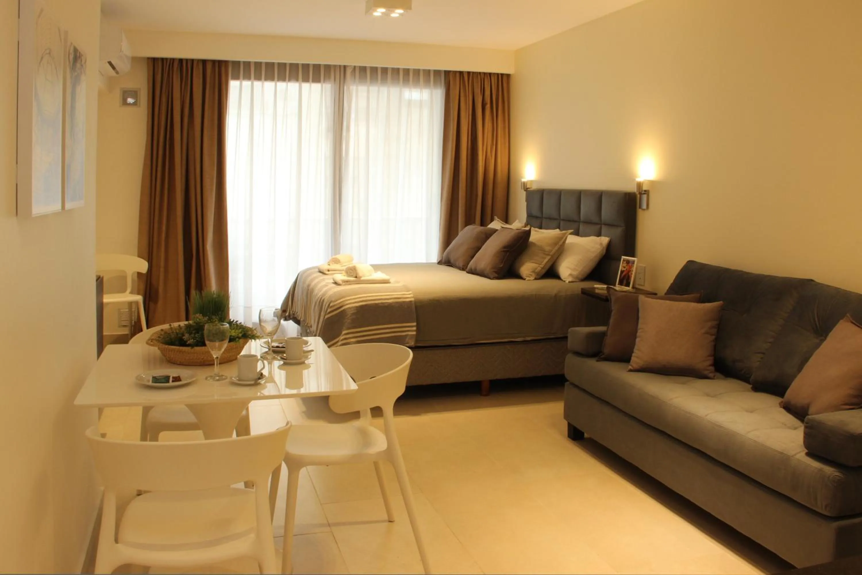 Photo of the whole room in In House BA - College