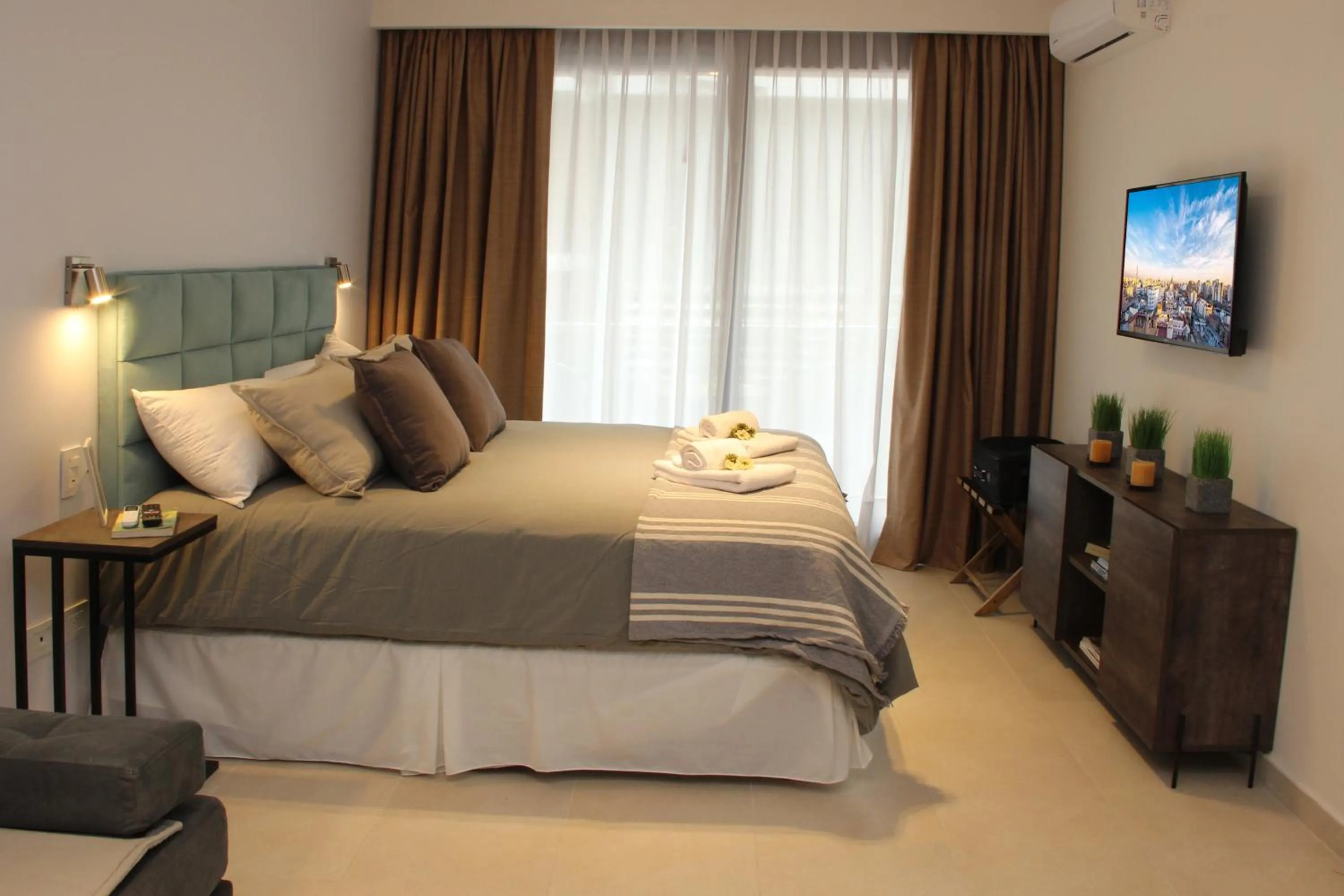 Bed in In House BA - College