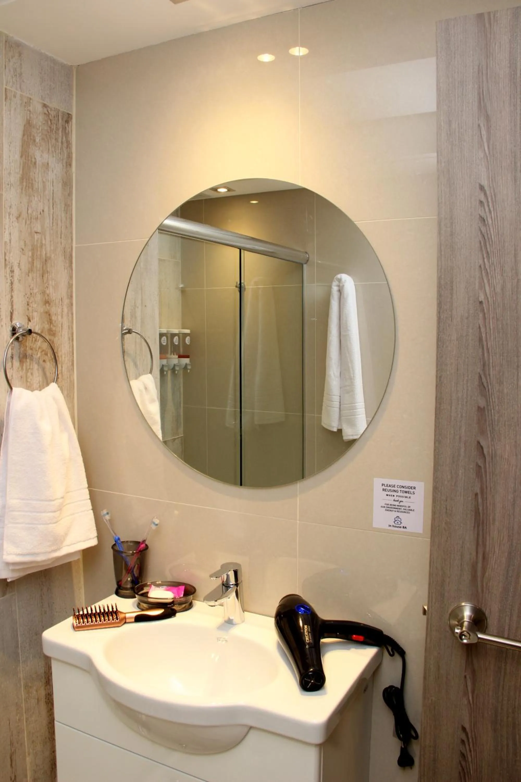 Bathroom in In House BA - College