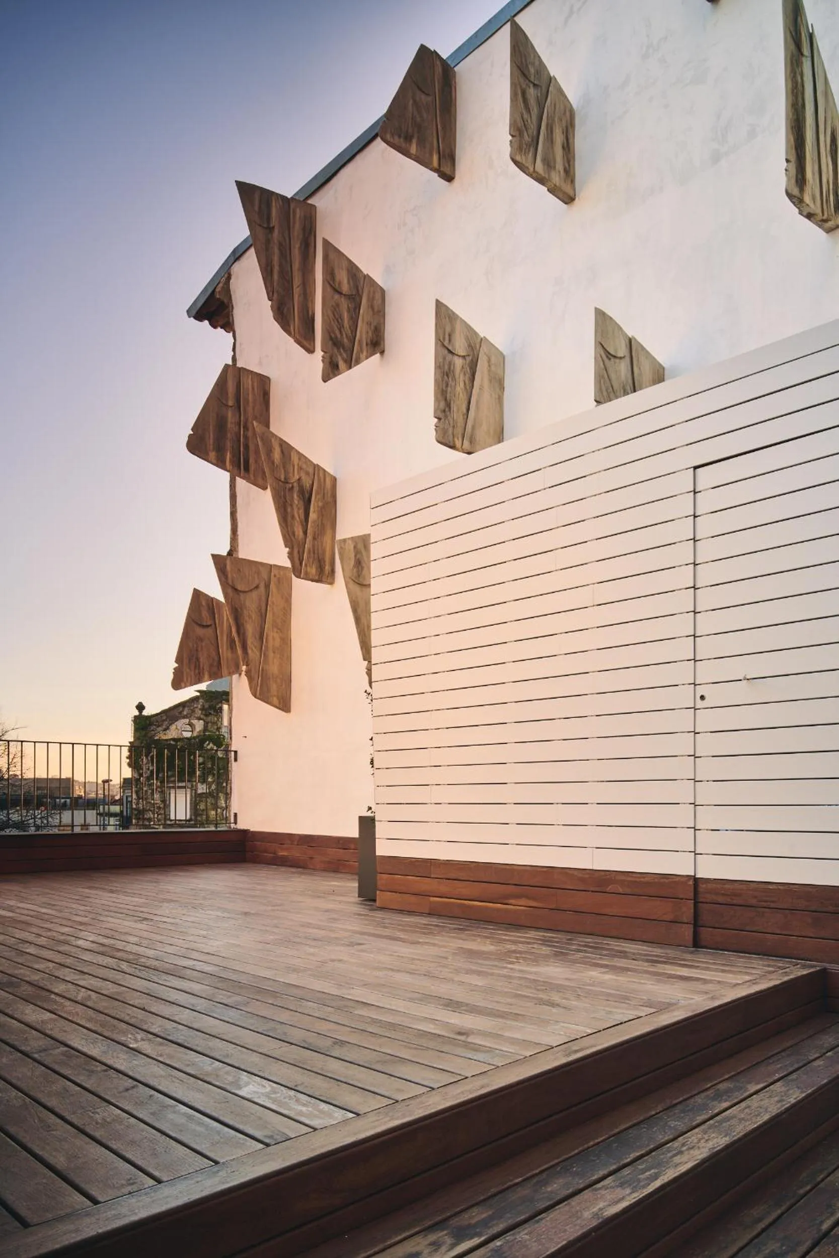 Property building in Prim&Proper