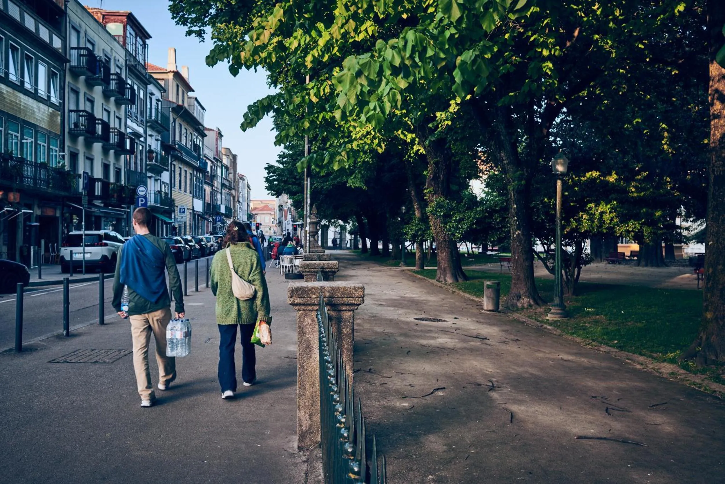 Neighbourhood in Prim&Proper