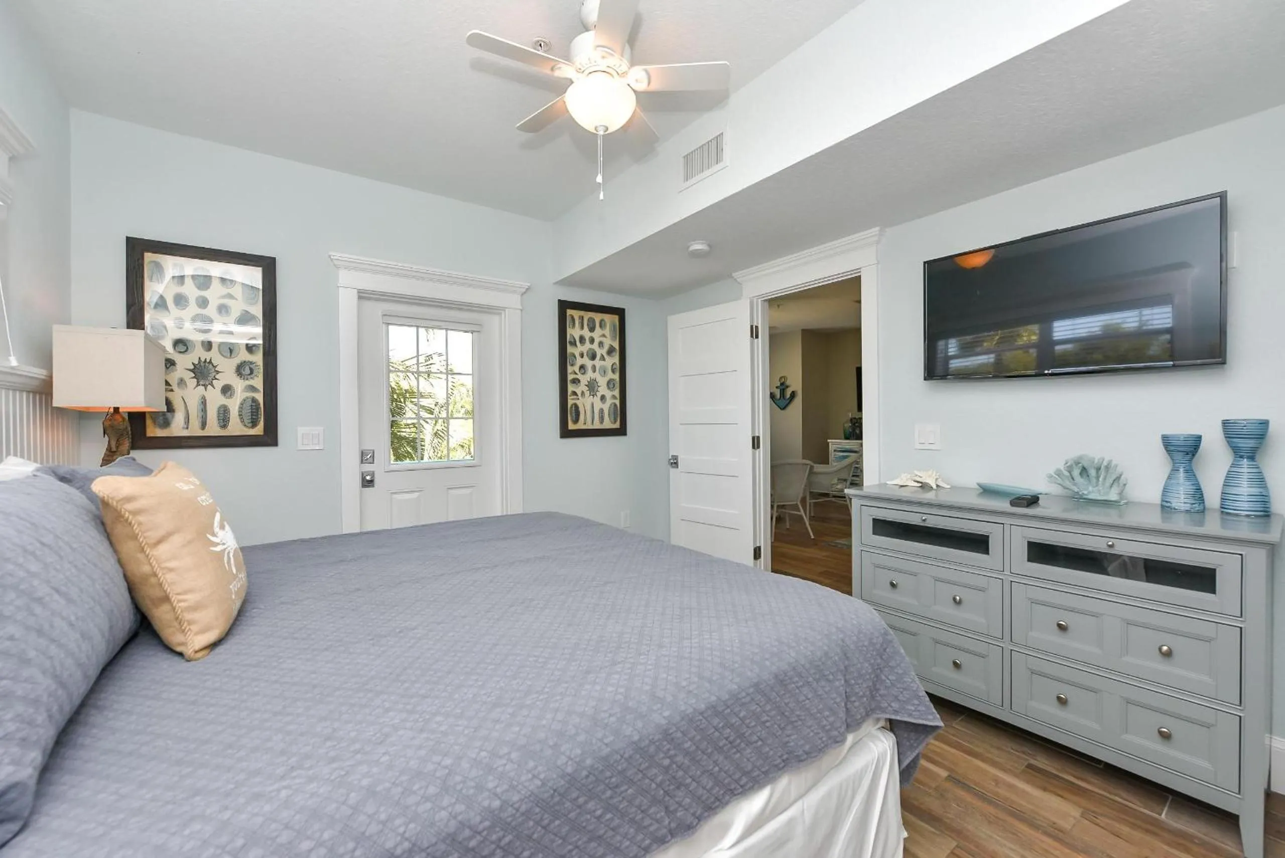 Bed in Surf View