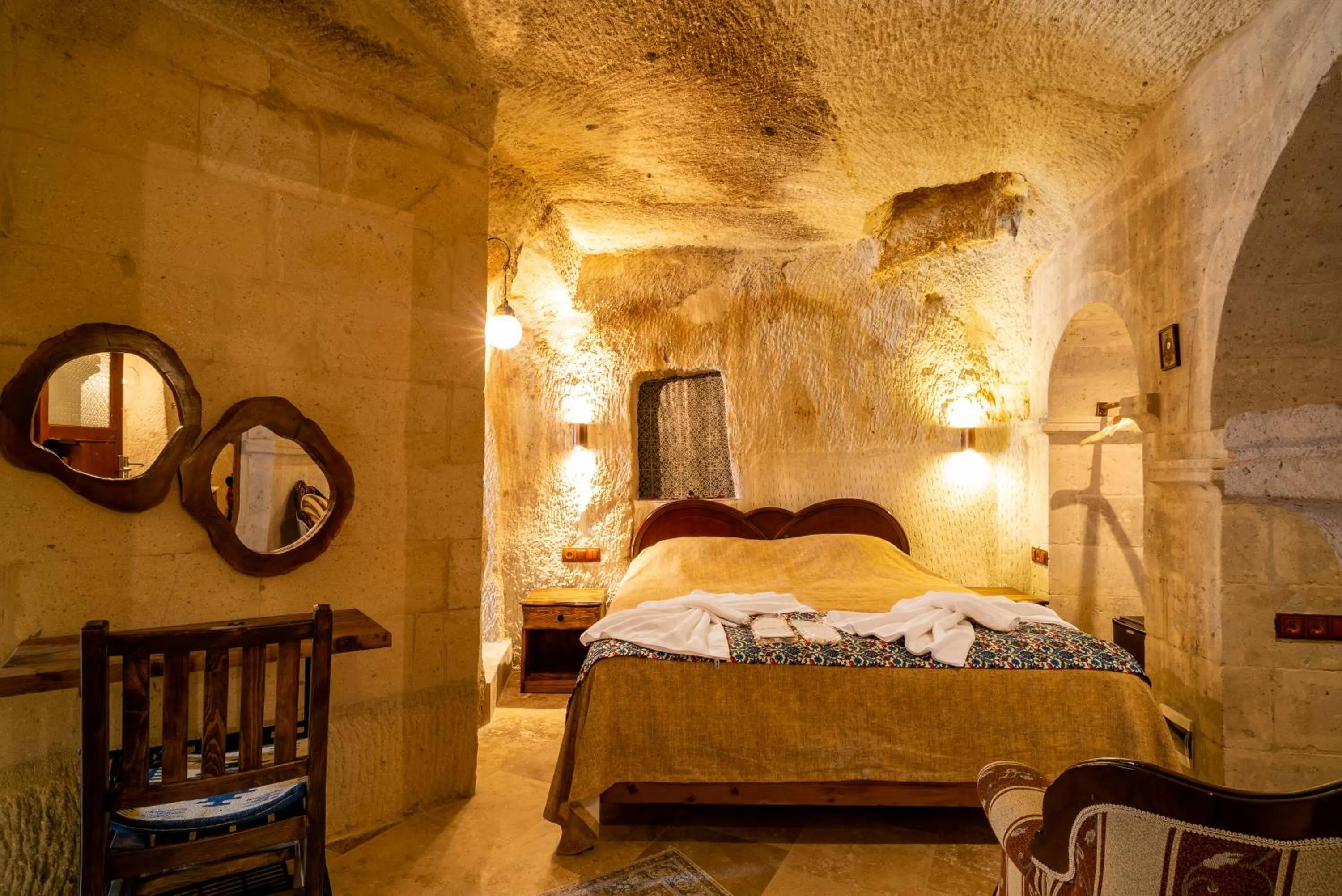 Bed in Cappadocia inans Cave & Swimming Pool Hot