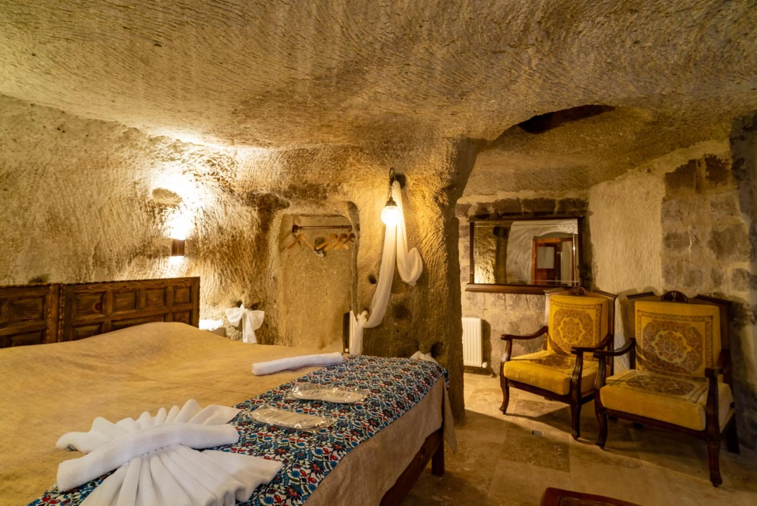 Bed in Cappadocia inans Cave & Swimming Pool Hot