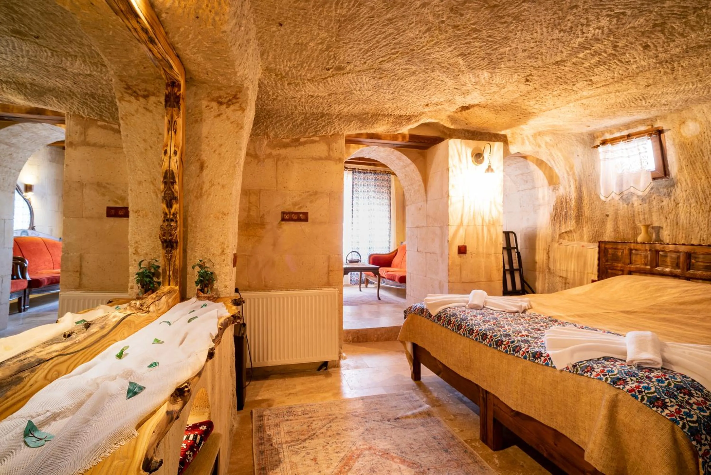 Bed in Cappadocia inans Cave & Swimming Pool Hot