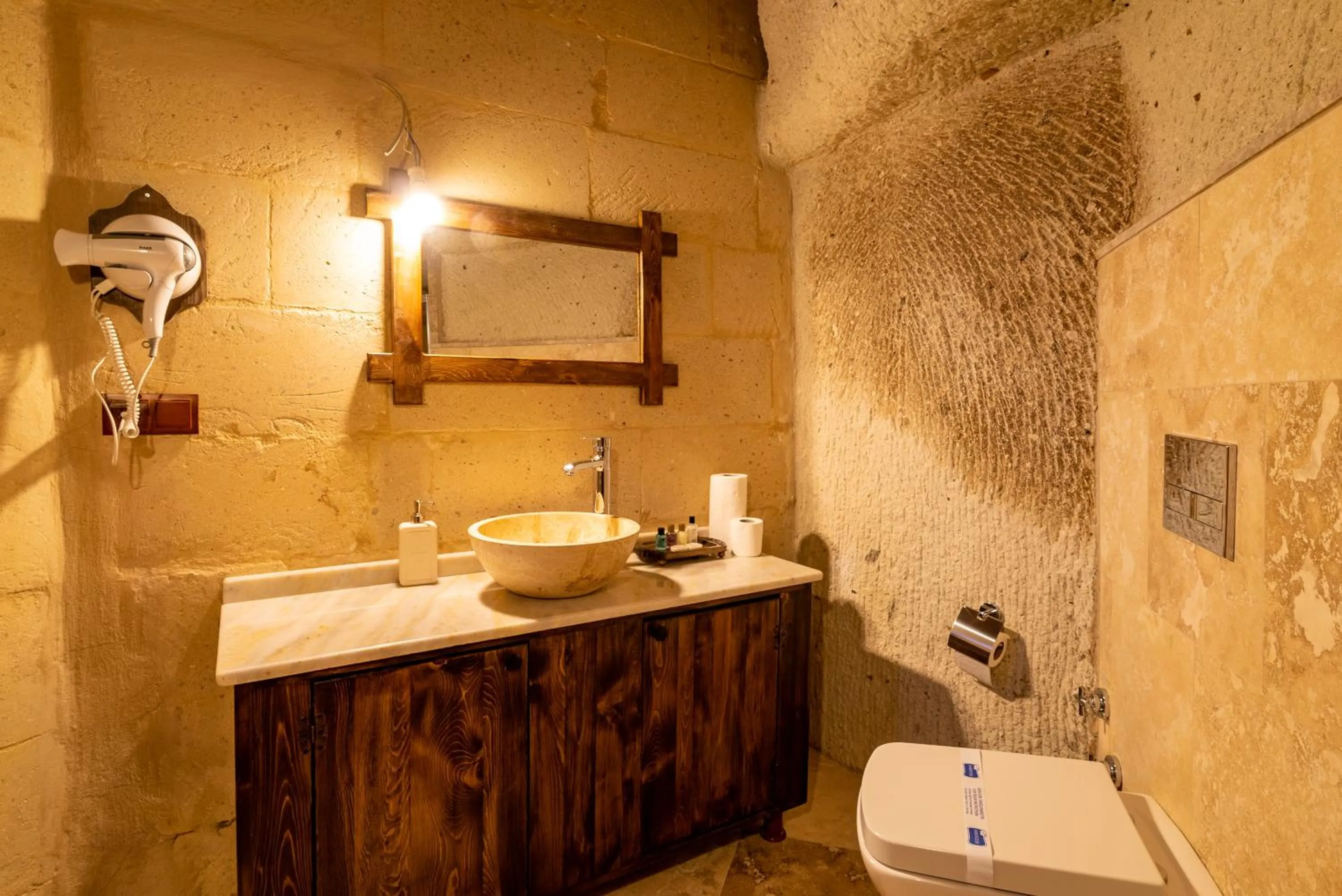 Toilet in Cappadocia inans Cave & Swimming Pool Hot