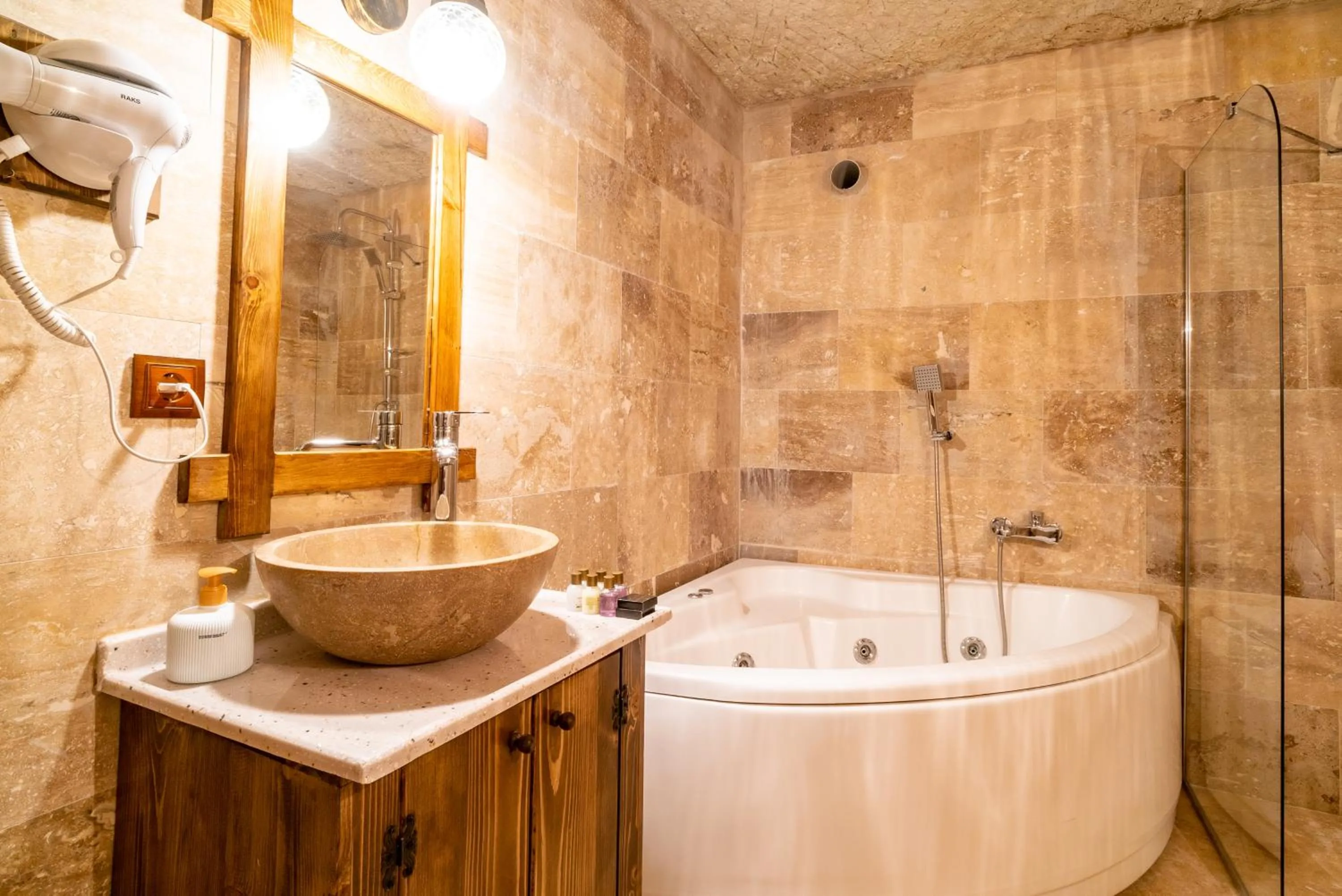 Bathroom in Cappadocia inans Cave & Swimming Pool Hot