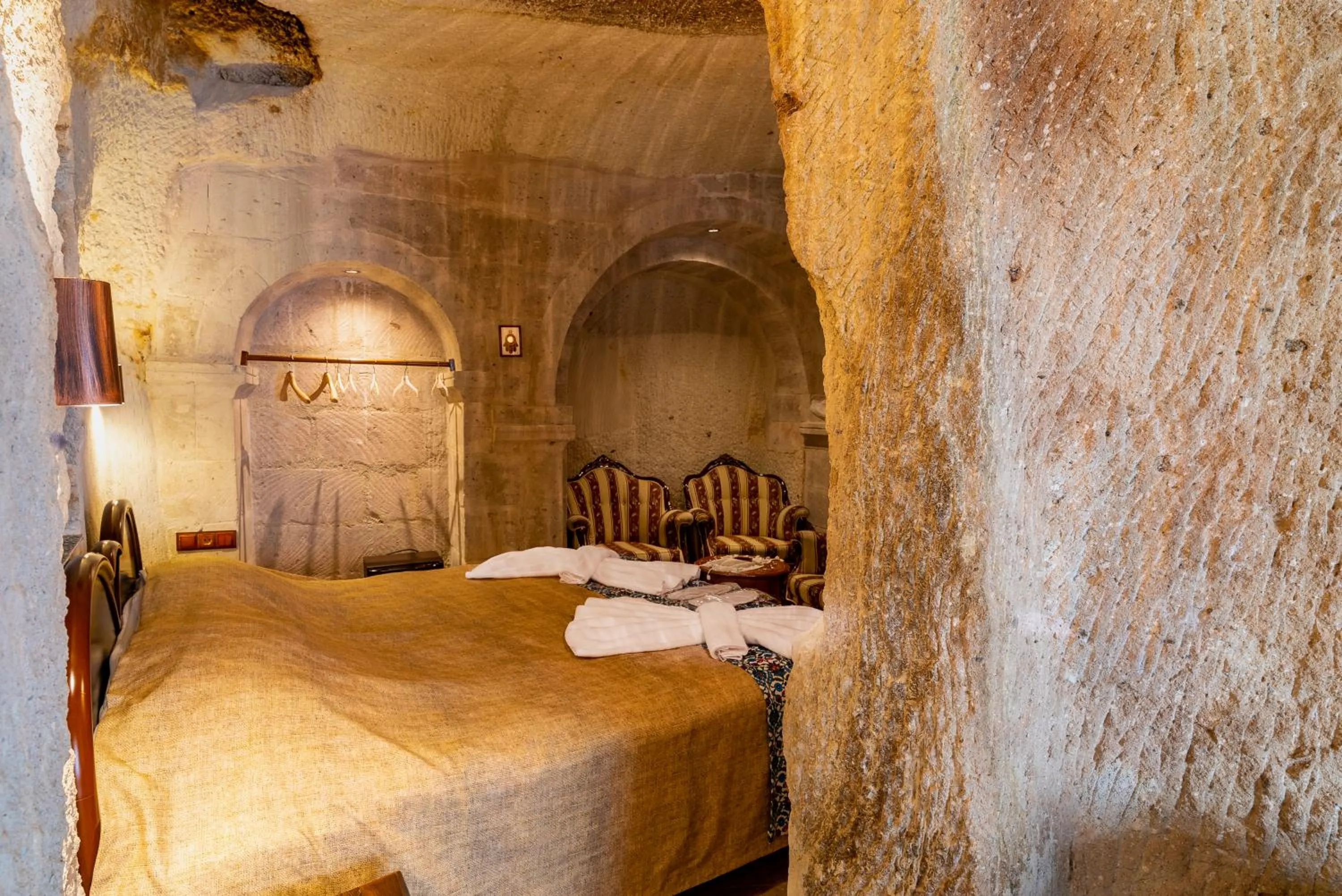 Bed in Cappadocia inans Cave & Swimming Pool Hot