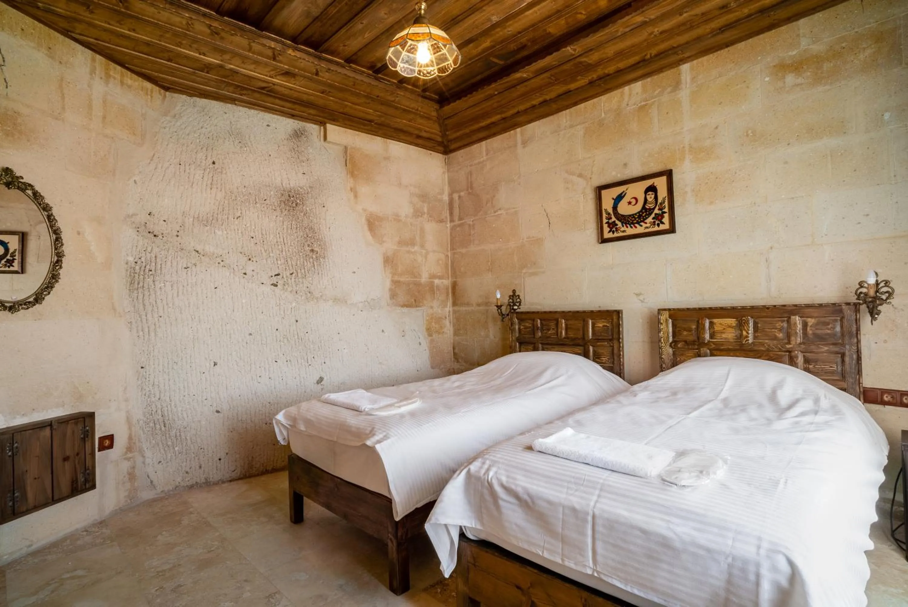 Bed in Cappadocia inans Cave & Swimming Pool Hot