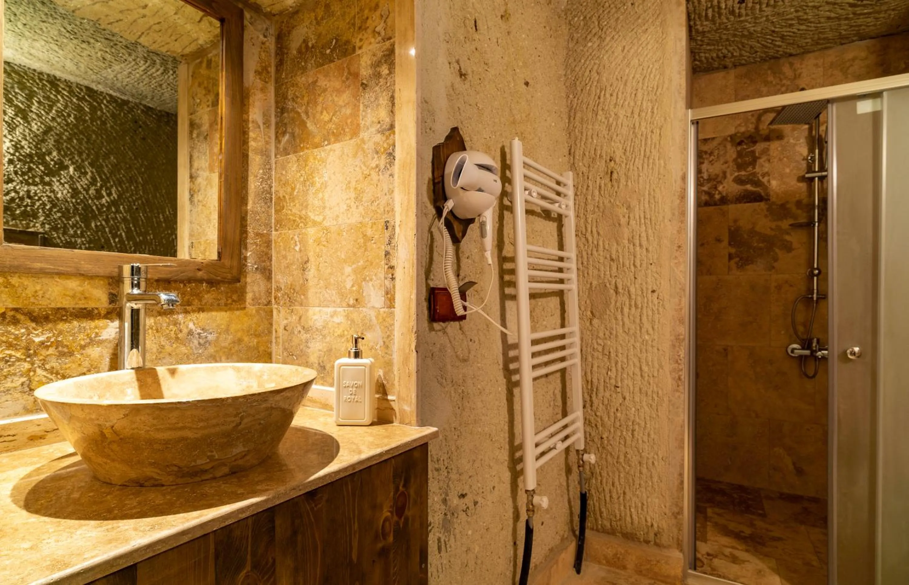 Bathroom in Cappadocia inans Cave & Swimming Pool Hot