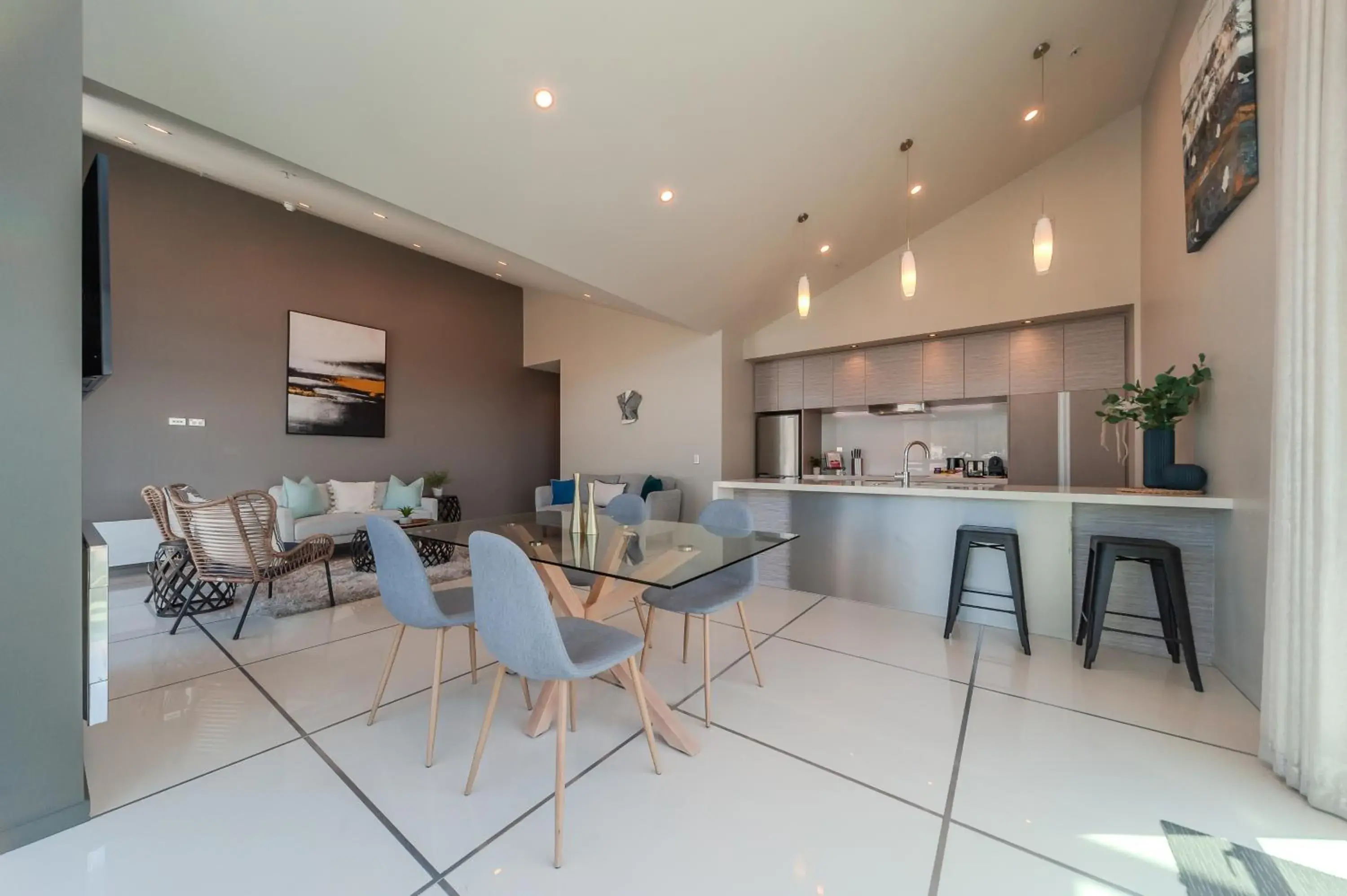 Suite 4 in 70 Tory Apartment Suite 4 in 70 Tory Apartment