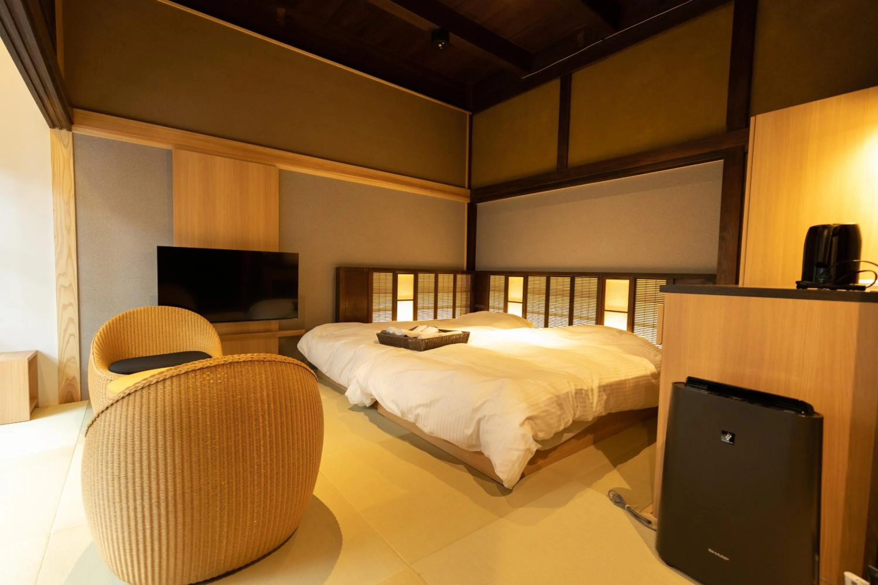 Bed in Classic ＆ modern SELF-STYLED HOTEL 番場おおそね