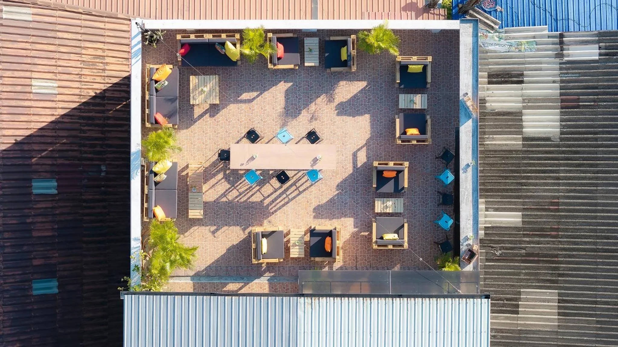 Lounge or bar in Club22 Kamala Suites, Kamala Beach