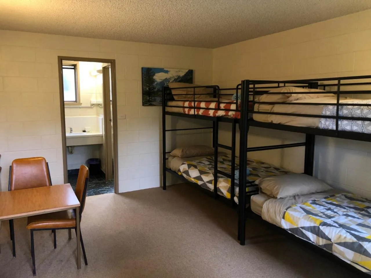 Bed in Green Gables Motel in Warburton